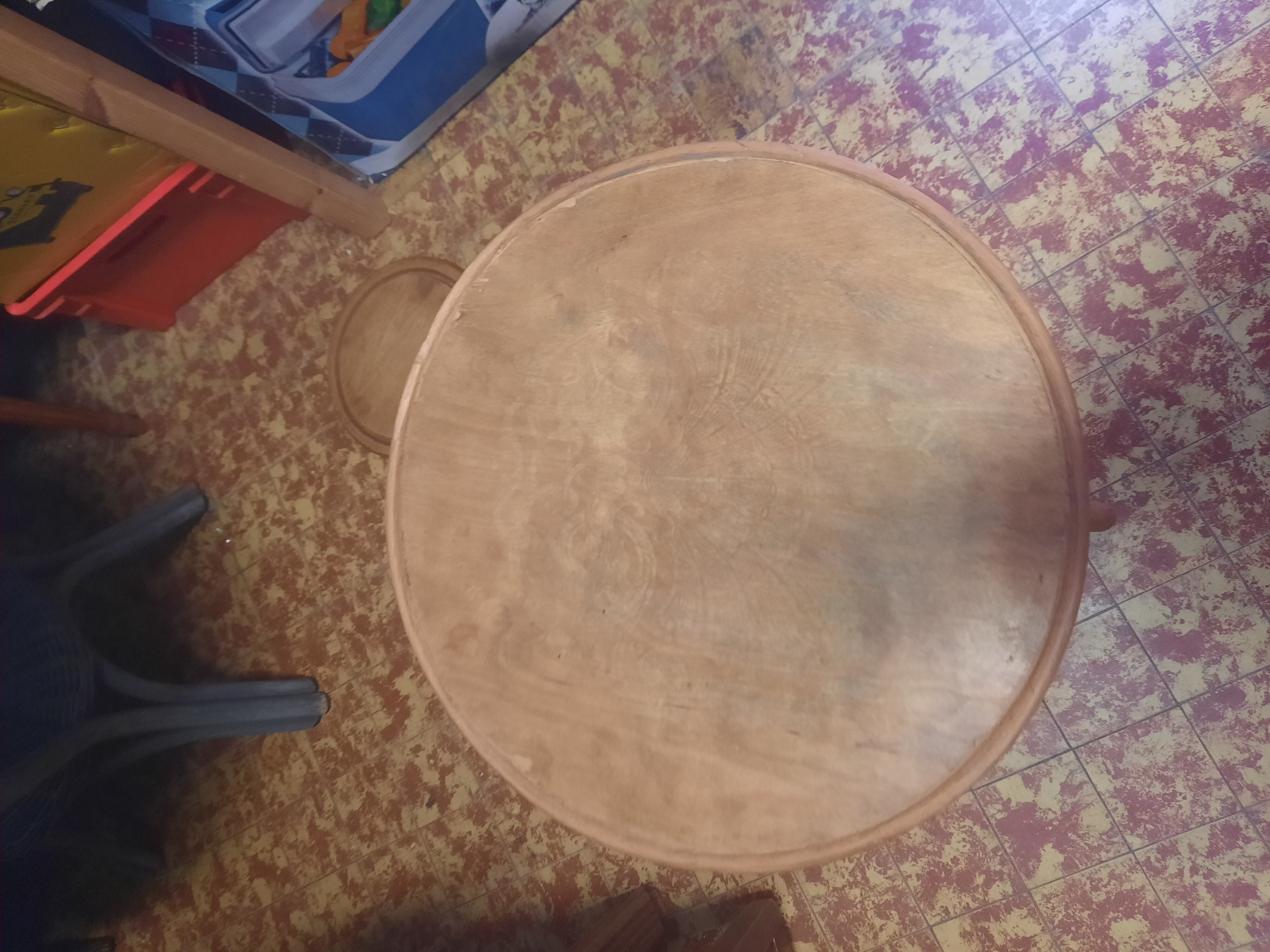 Curved mud stool