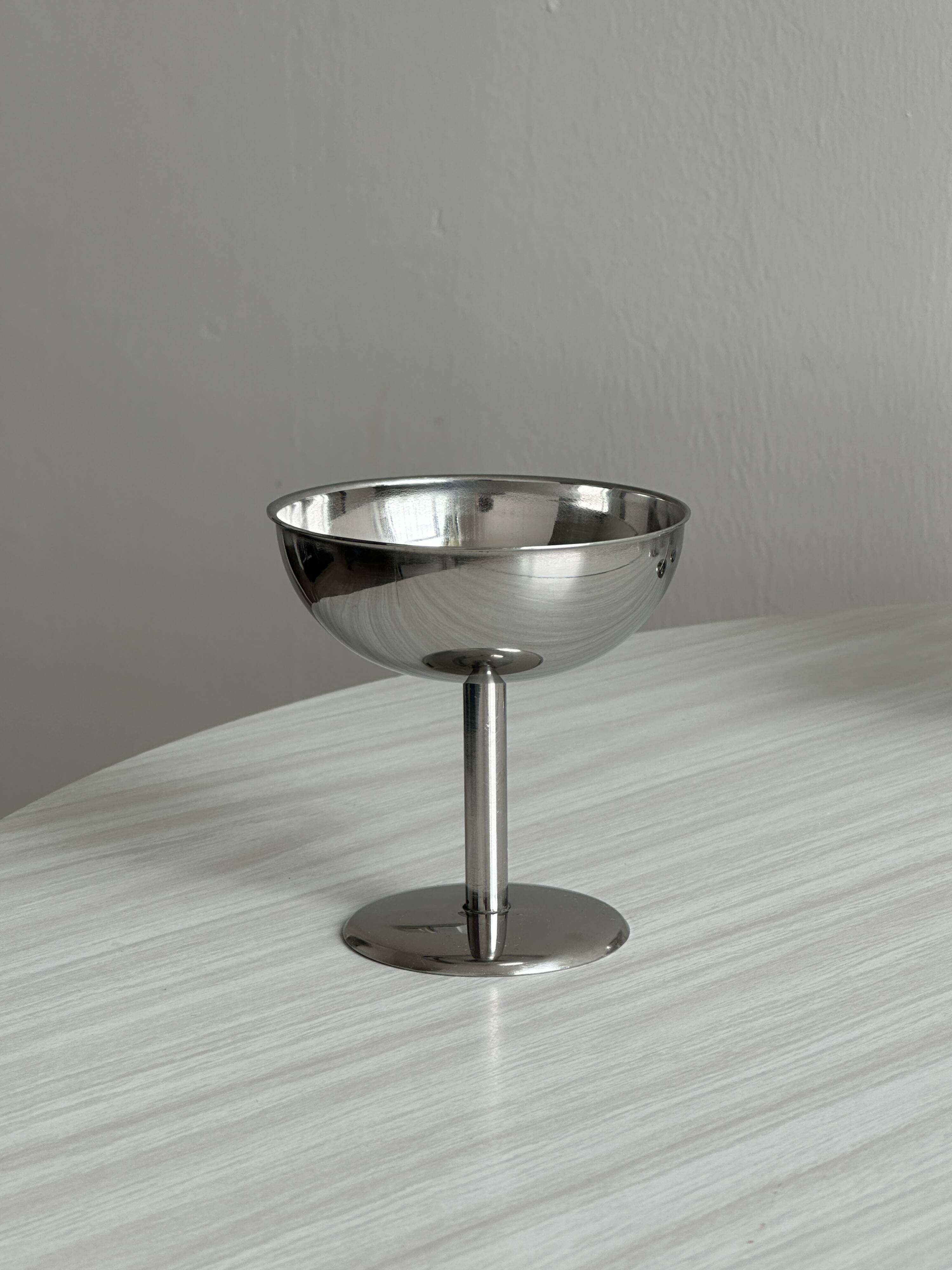 8 stainless steel metal footed bowls