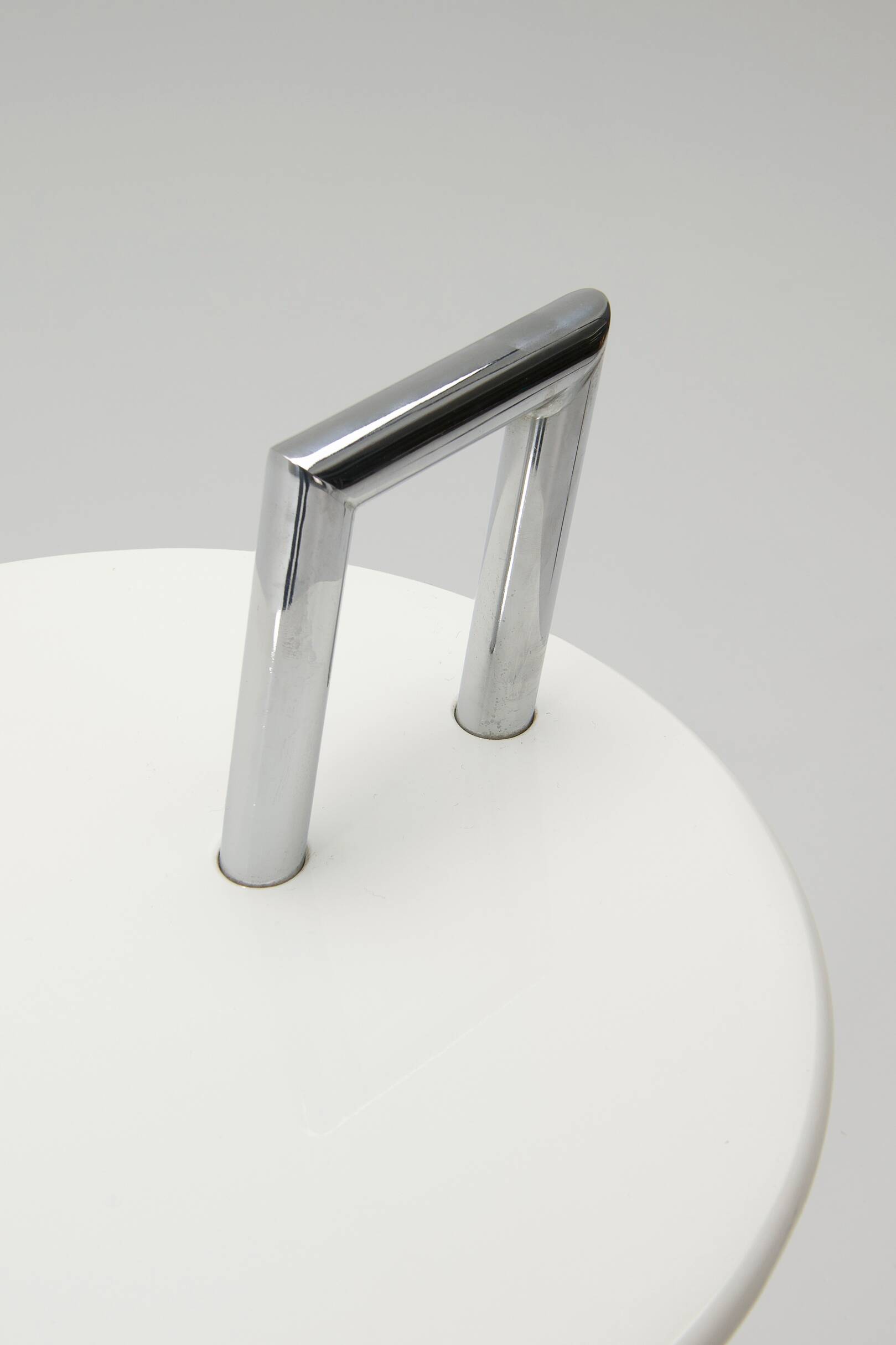 A set of occasional side tables - Eileen Gray