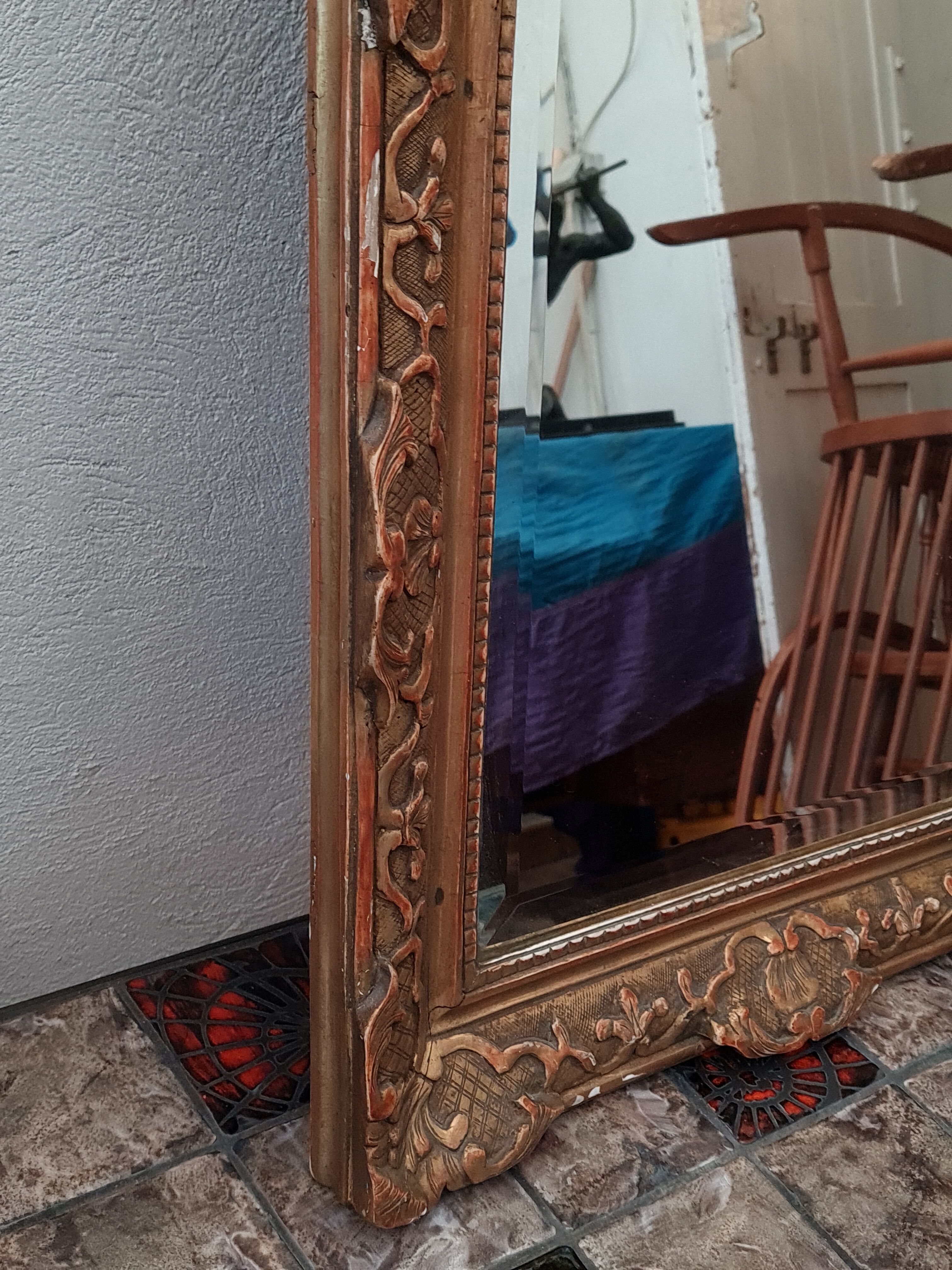 Mirror with pediment gilded carved wood late eighteenth century SB