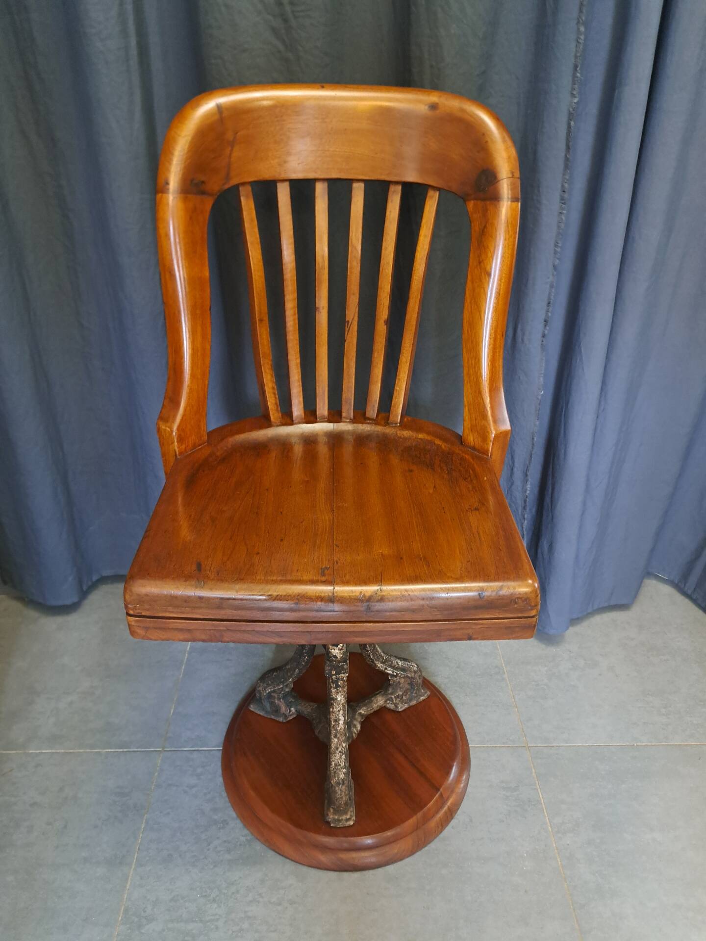 American chair in walnut and cast iron