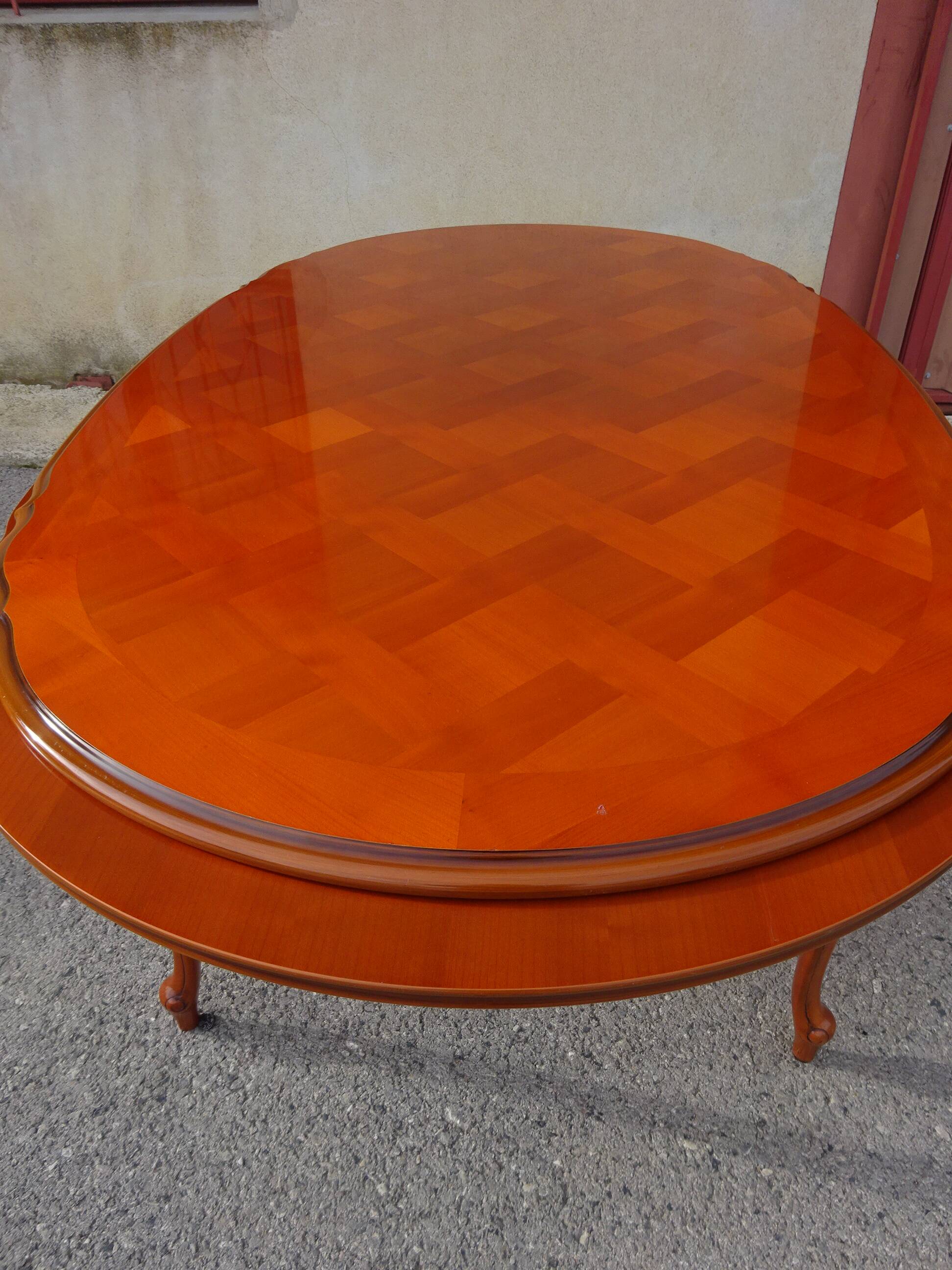 Table ovale avec rallonges, style Louis XV