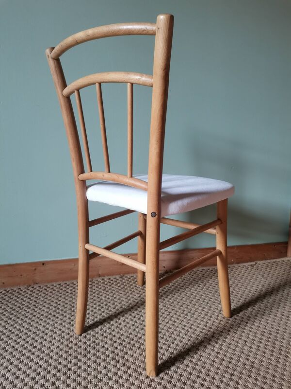 Chaises bistrot anciennes blanches