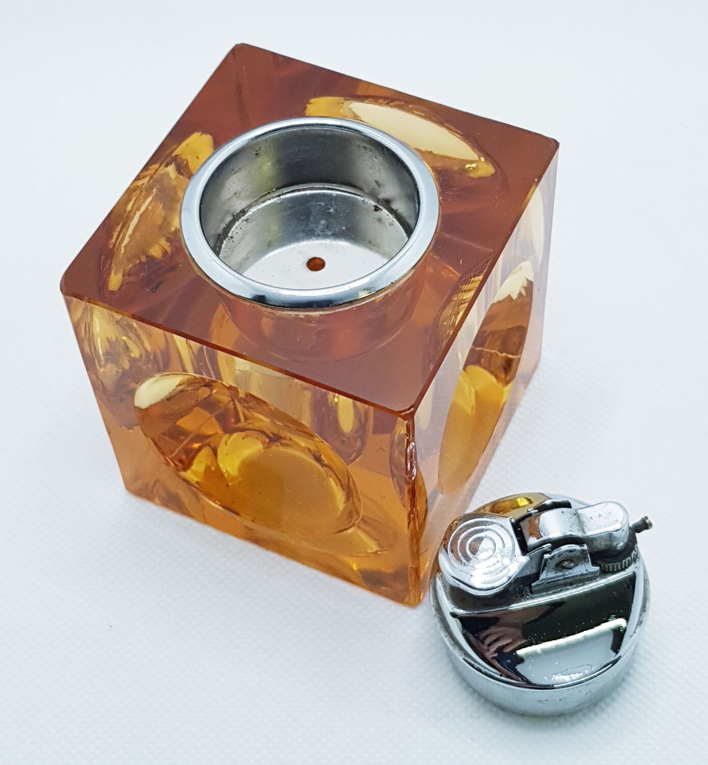 Cube prism glass lighter