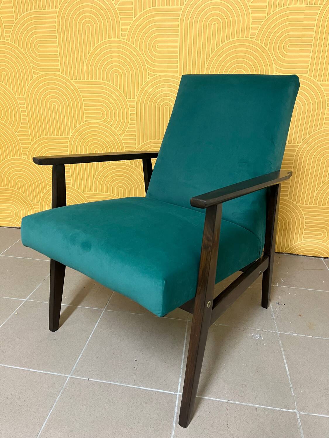 Fauteuil type 300-190 des années 70 Śnieżka