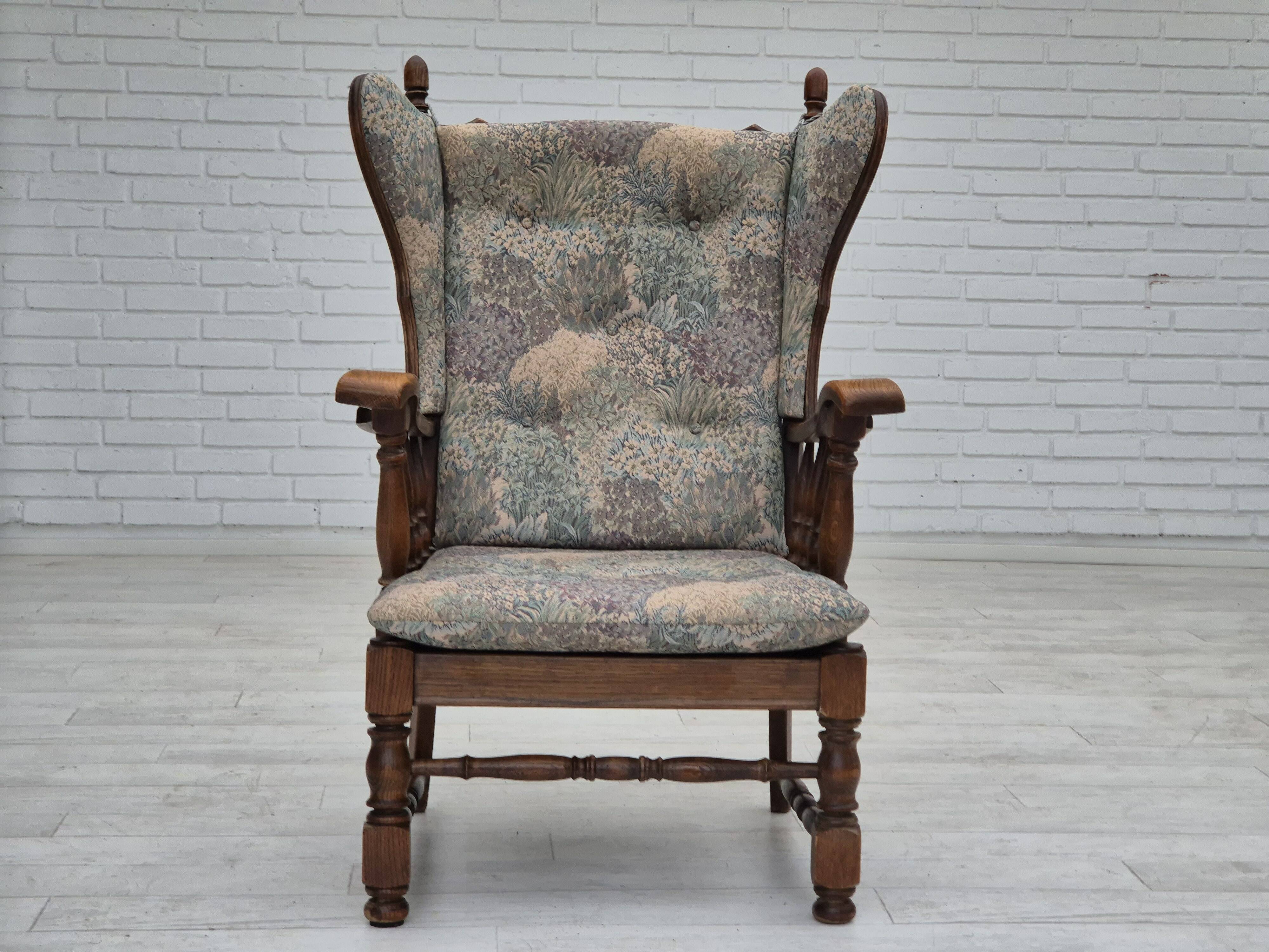 Années 1960, design danois, fauteuil à dossier haut par Regan Møbelfabrik, Aarhus, état d'origine.