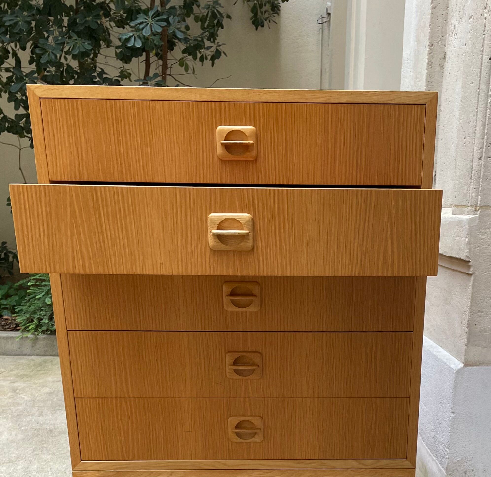 Chest of drawers with 5 drawers in light oak, Danish production from the 60s/70s.