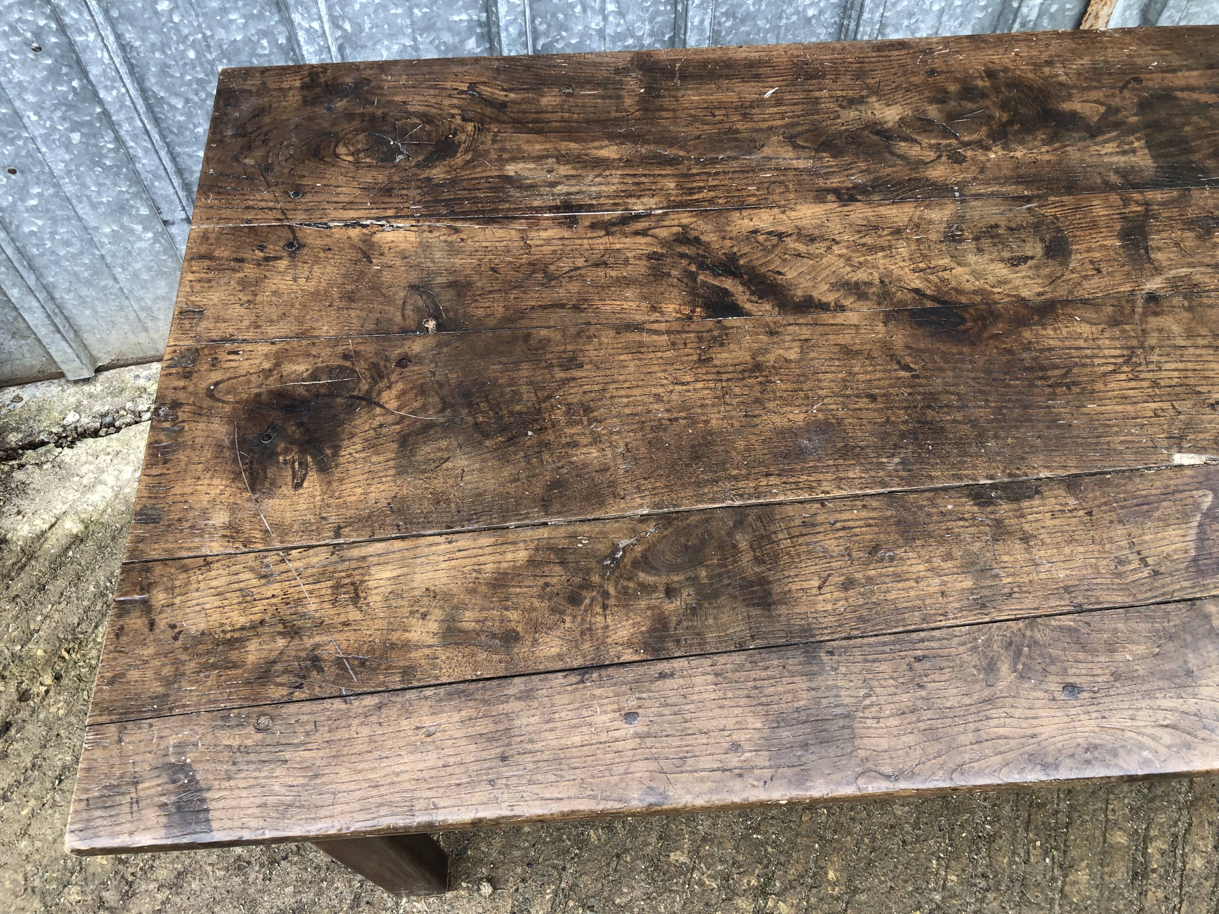 Rustic antique farmhouse table in solid oak with 1 drawer.