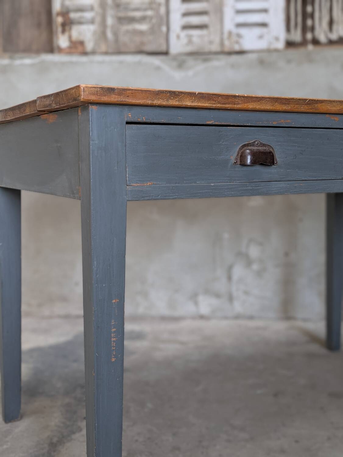 Table / desk