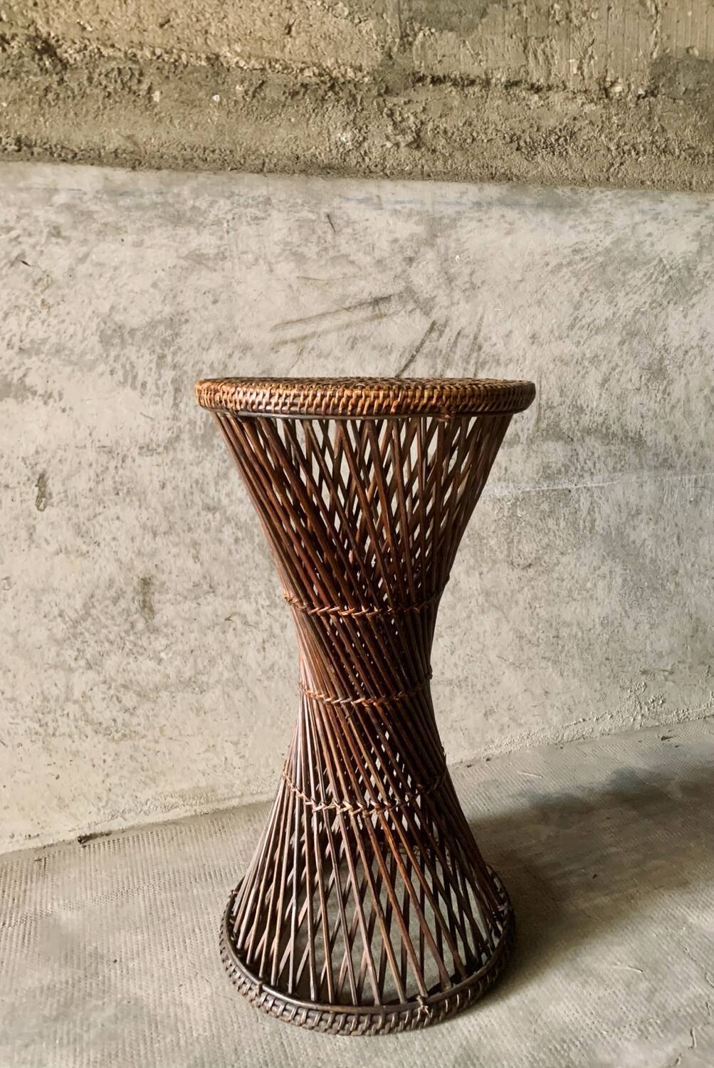 Vintage rattan saddle in “Diabolo” format