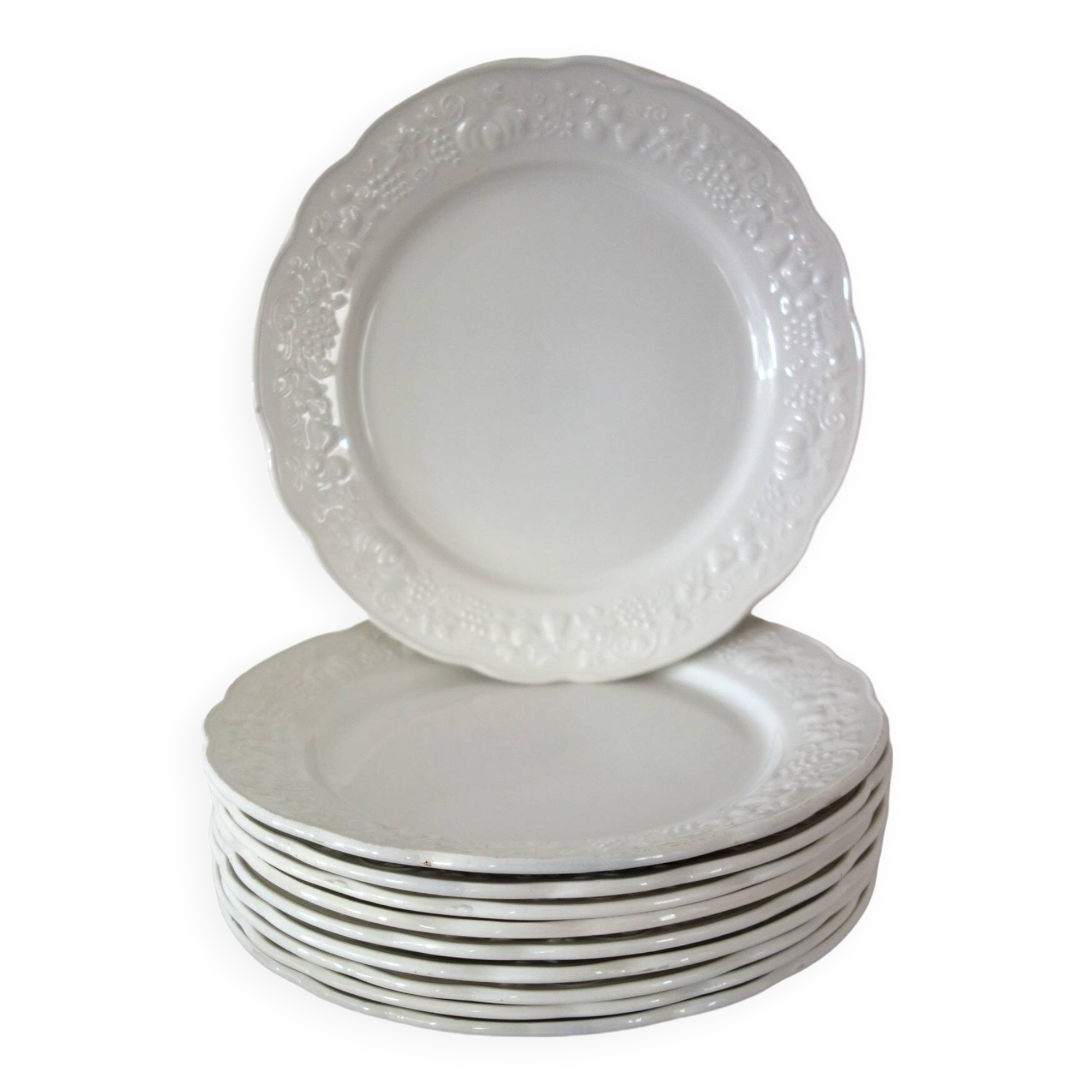 Set of 10 flat plates in Sarreguemines earthenware, early 20th century