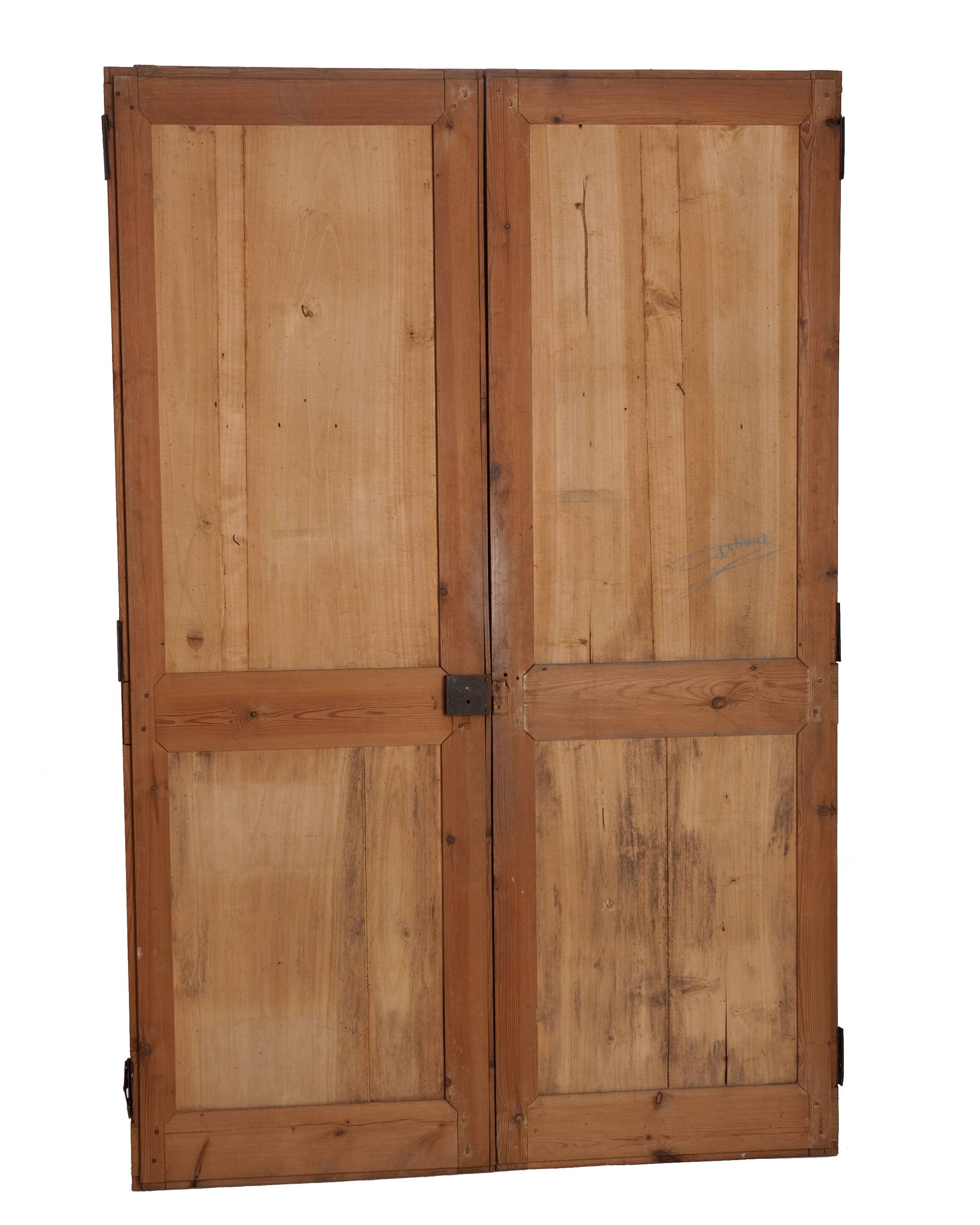 Old double cupboard door in white wood and fir n°4