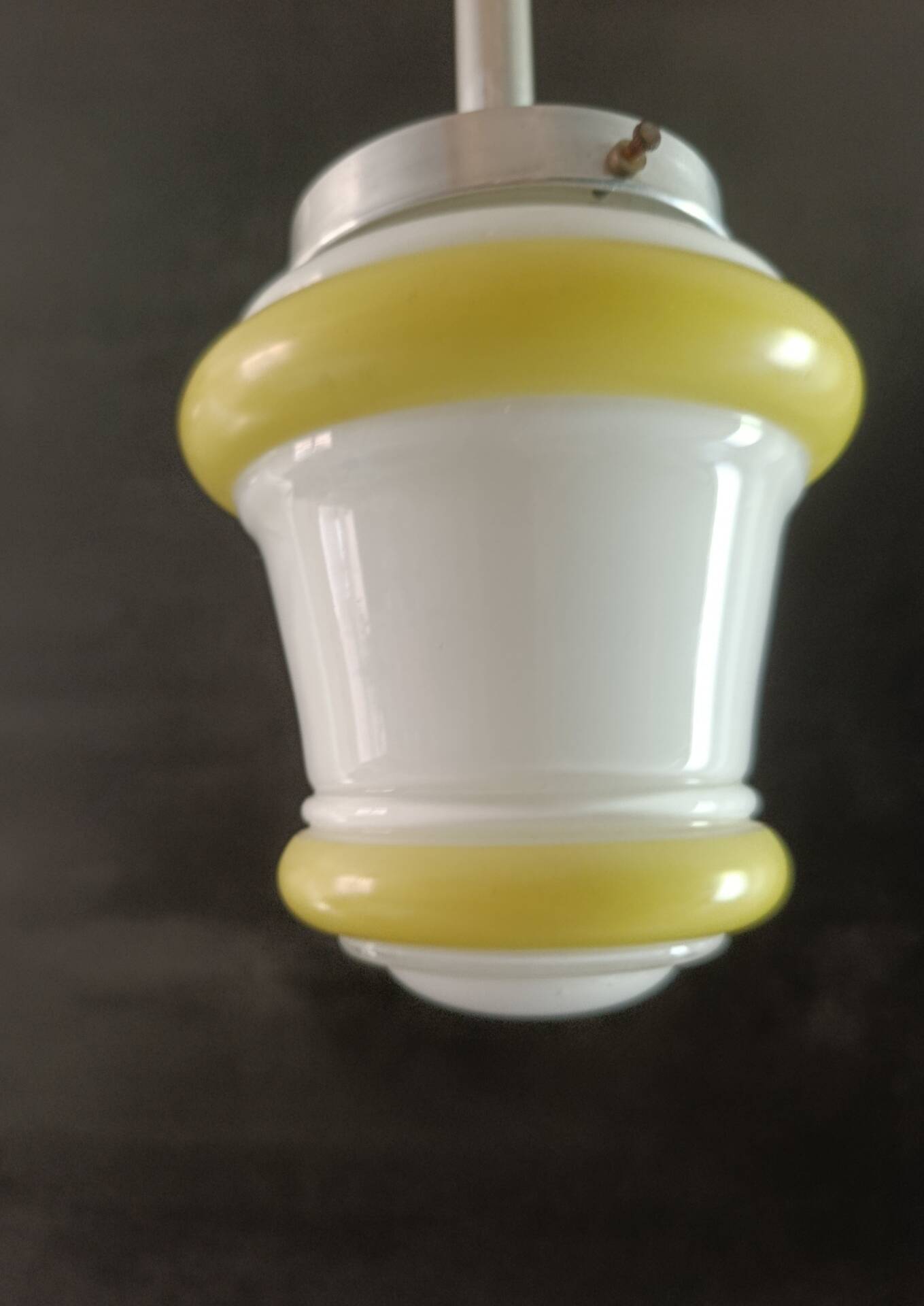 suspension  opaline blanche et jaune | space age - art déco 1950