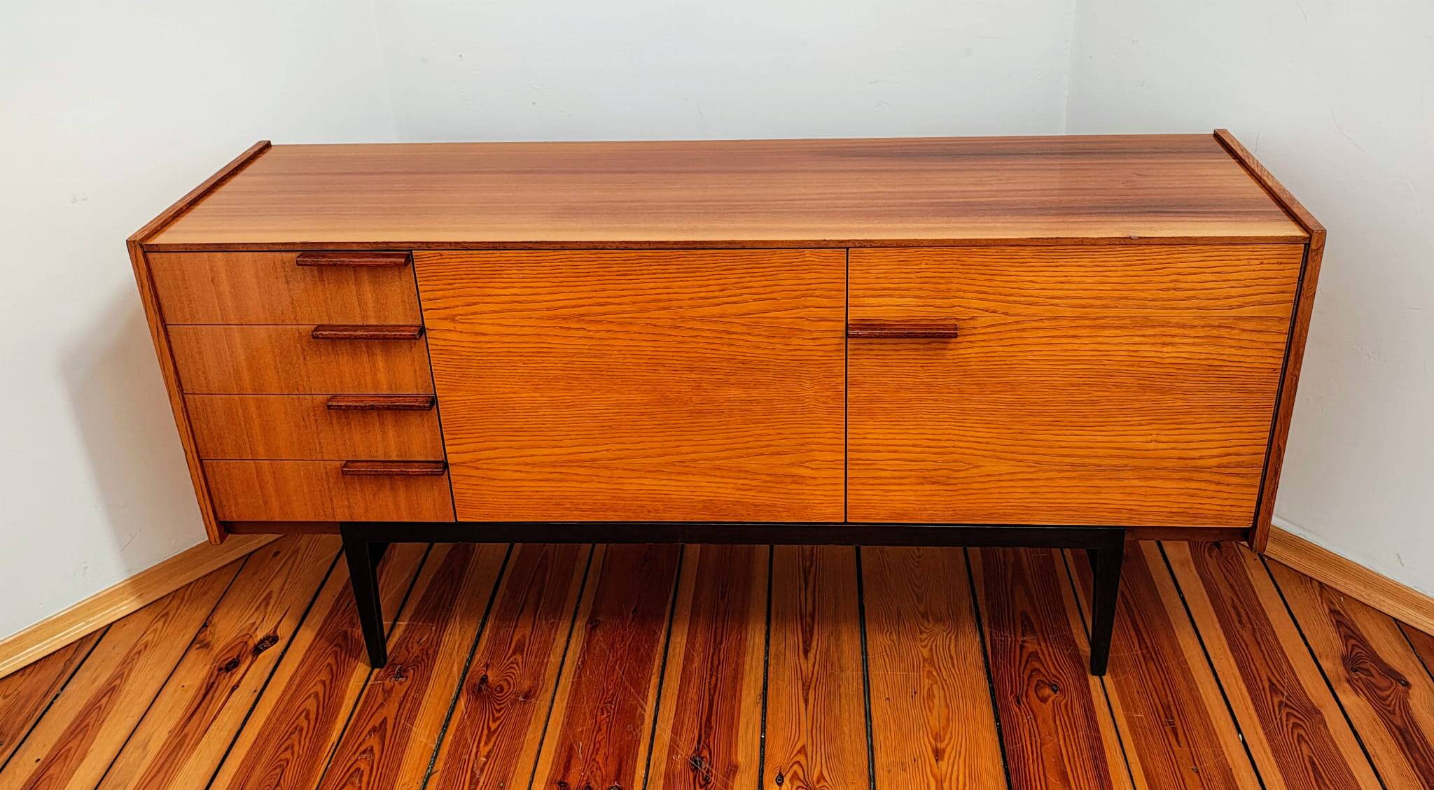 Enfilade par F. Mezuláník pour UP Závody, Tchécoslovaquie 1960