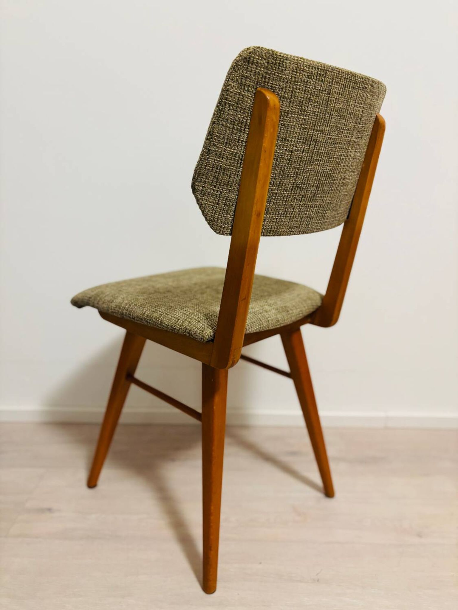 Chaises de salle à manger du milieu du siècle, Tchécoslovaquie, années 1960