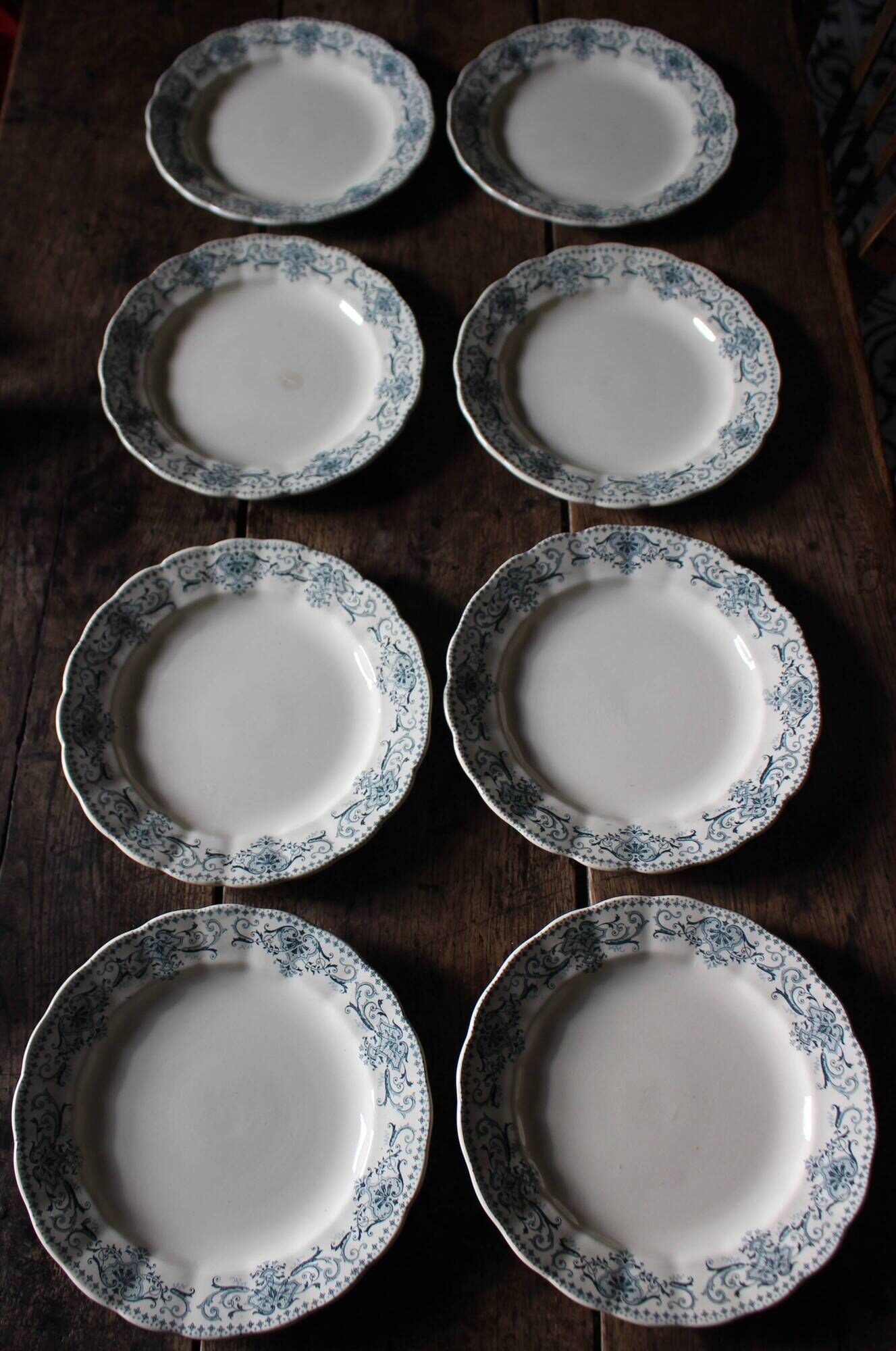 A set of 8 flat plates Terre de Fer Bleu Verdun HBC.