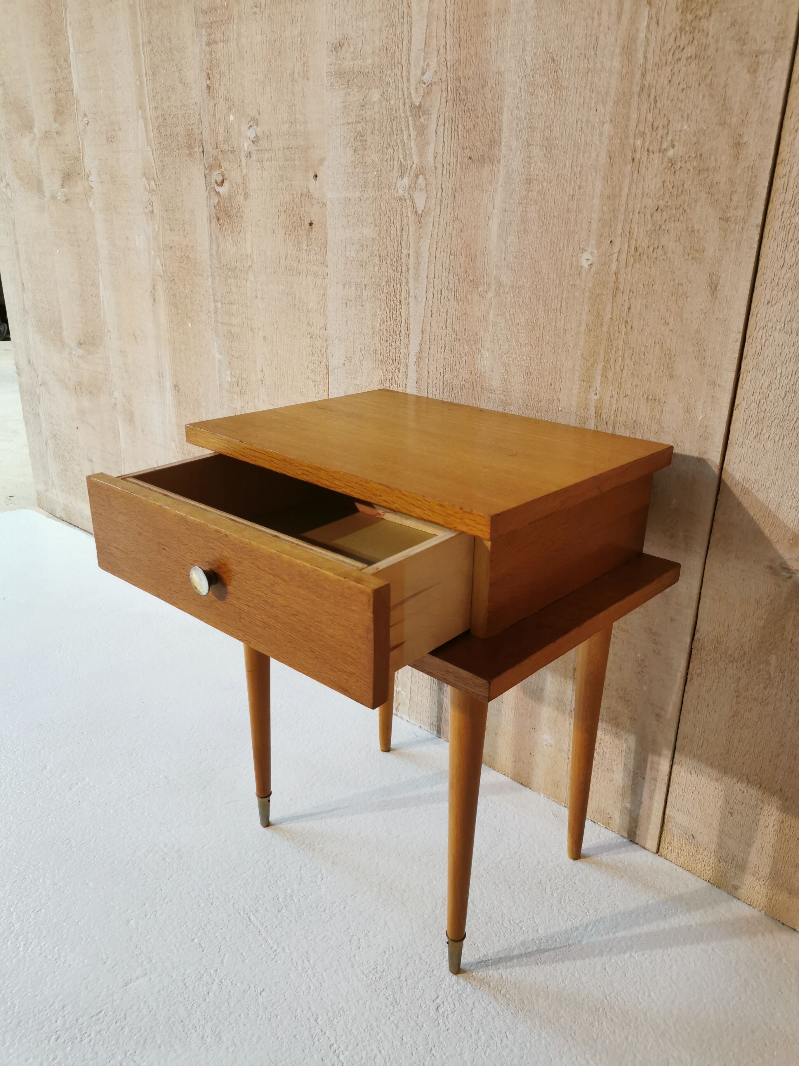 Bedside feet compass