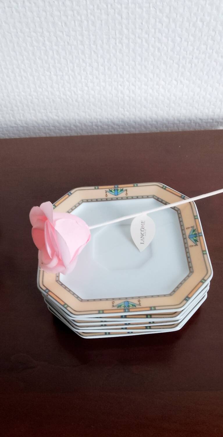 Lot de petites assiettes Bernardaud limoges.