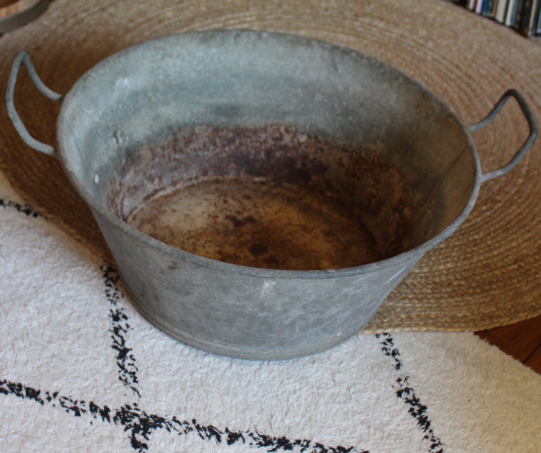 Zinc basin low garden