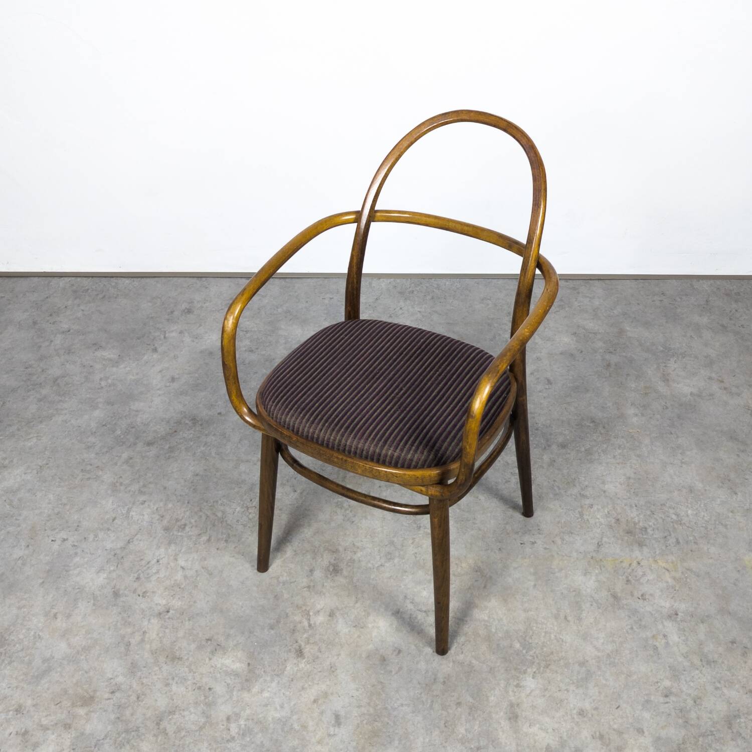 Rare fauteuil en bois courbé de radomír hofman pour ton, 1967