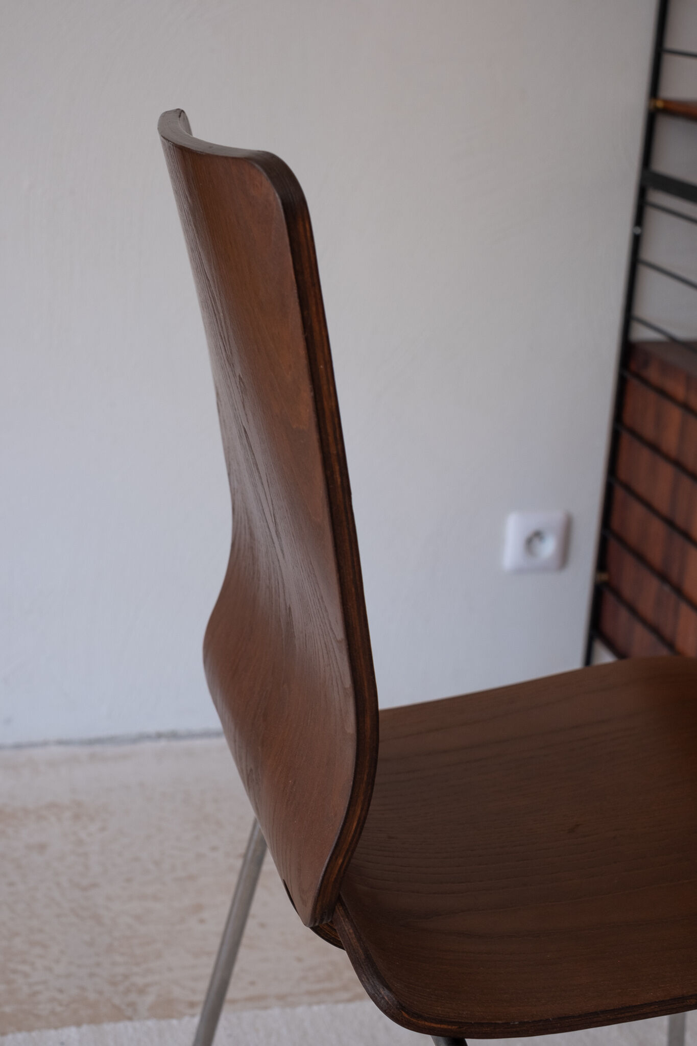 Suite of 6 scandinavian design chairs