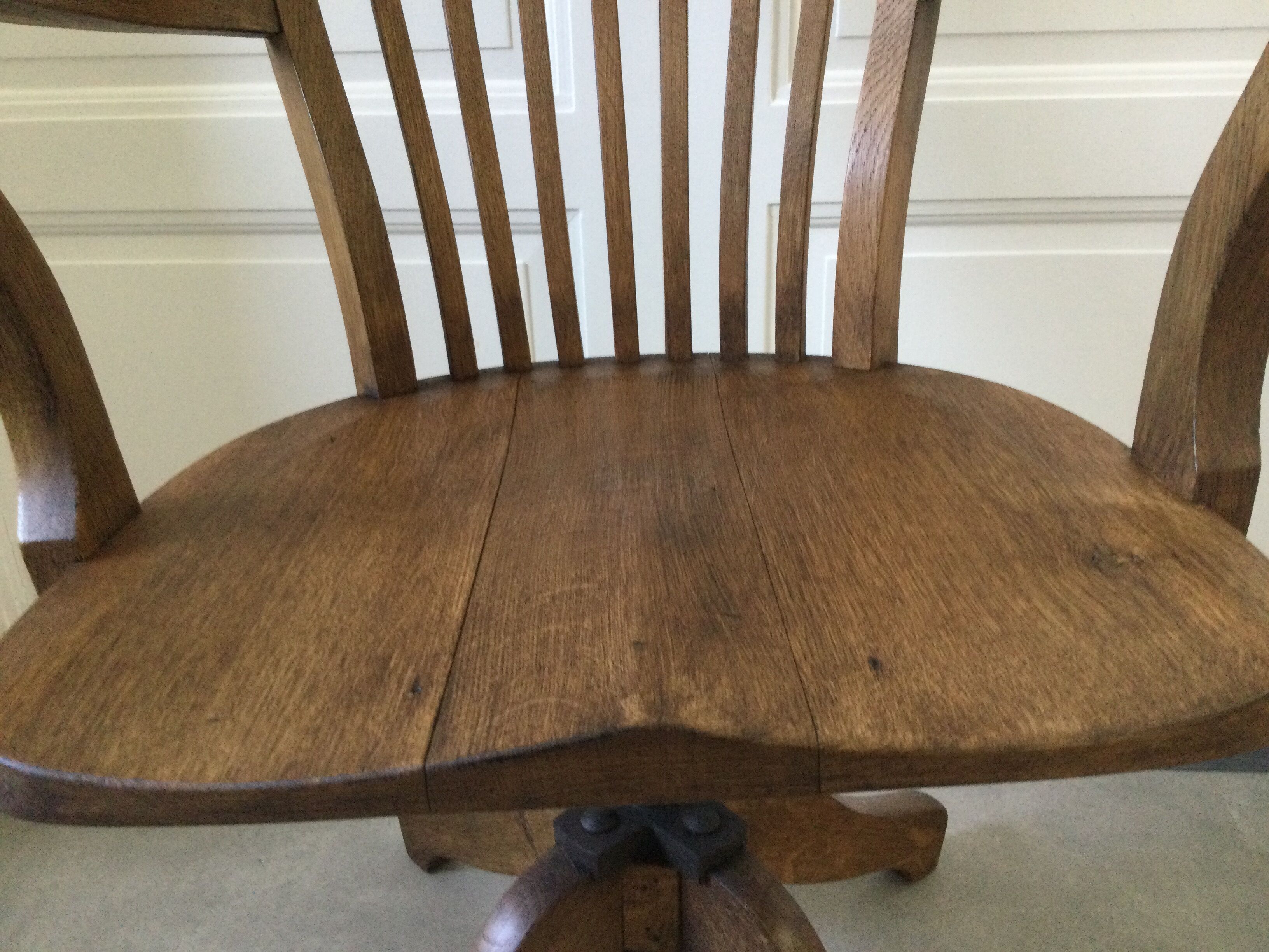 American Swivel and tilting armchair