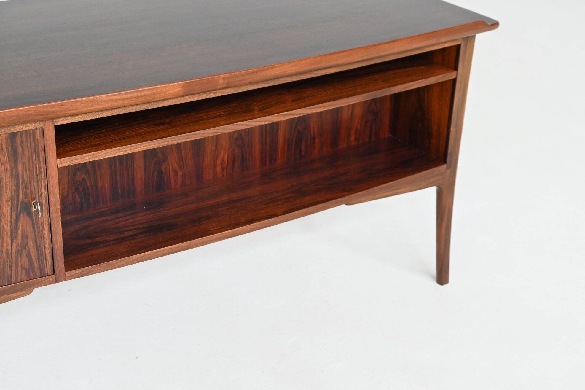 Svend Aage Madsen writing desk in rosewood H.P. Hansen Denmark 1960