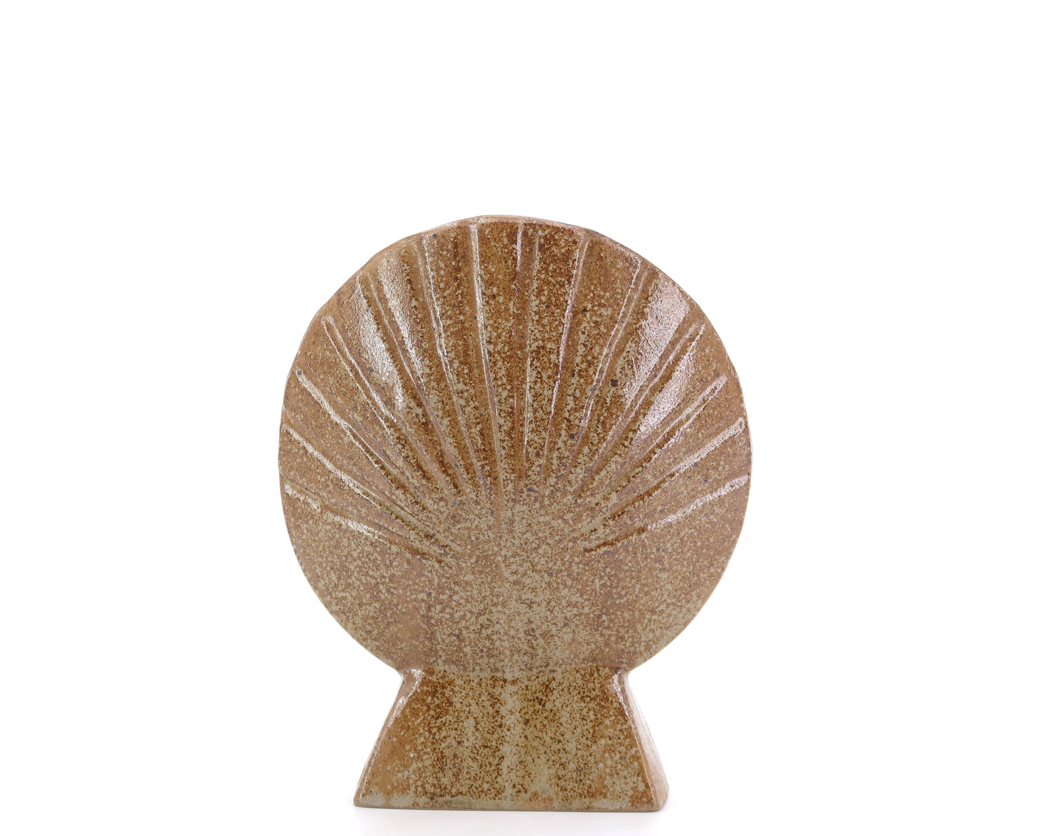 Coquille vase in sandstone by Michel Dumont, ceramics from the 70s