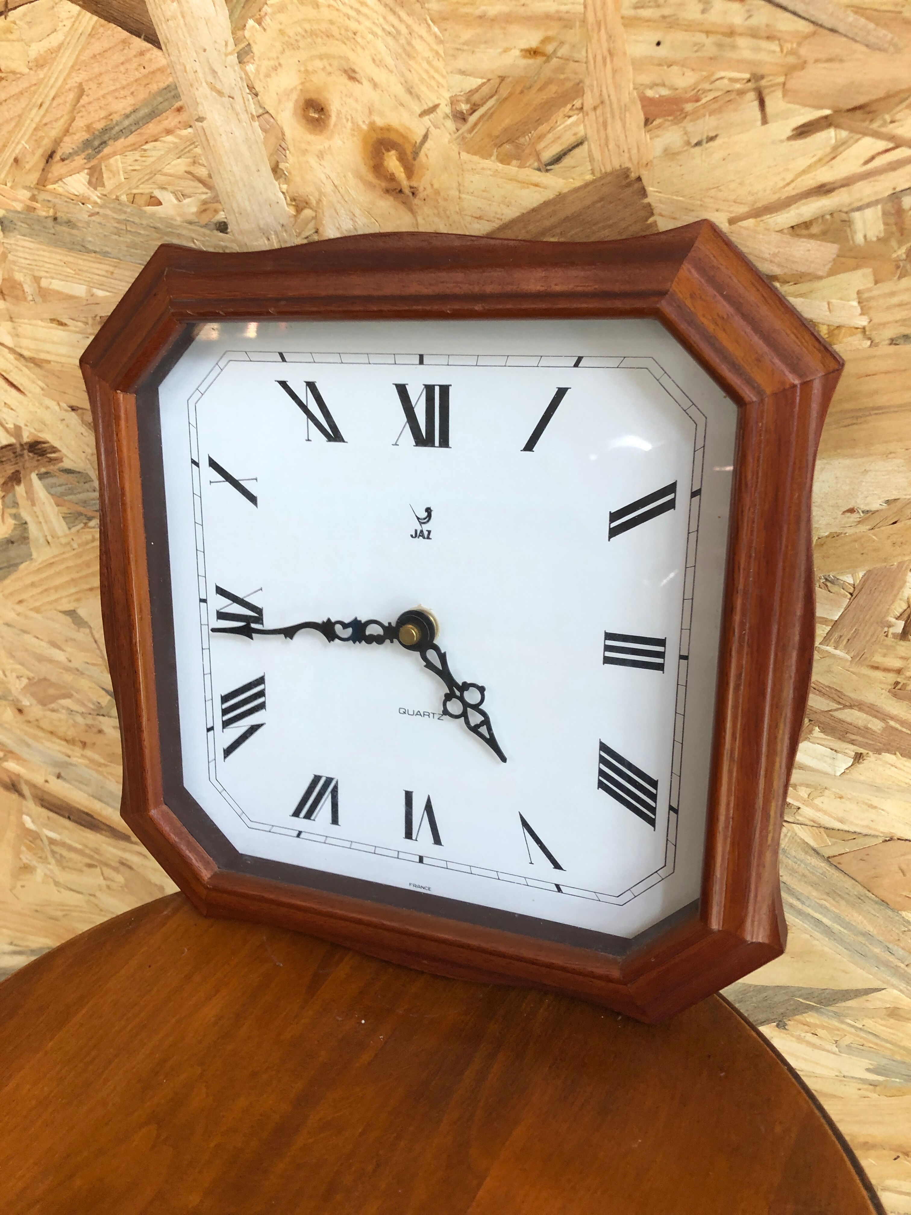 Old clock clock jaz quartz contour wood vintage