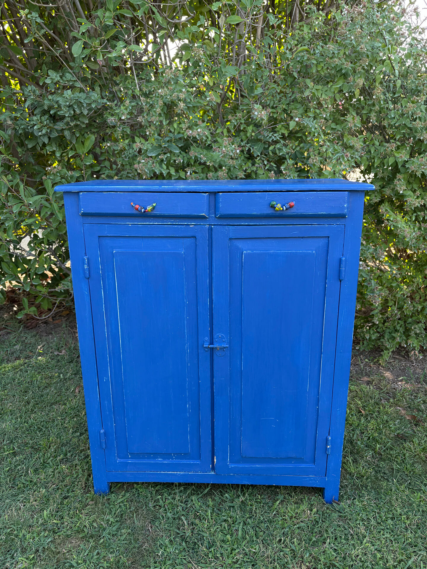 Commode bois peint bleu Majorelle