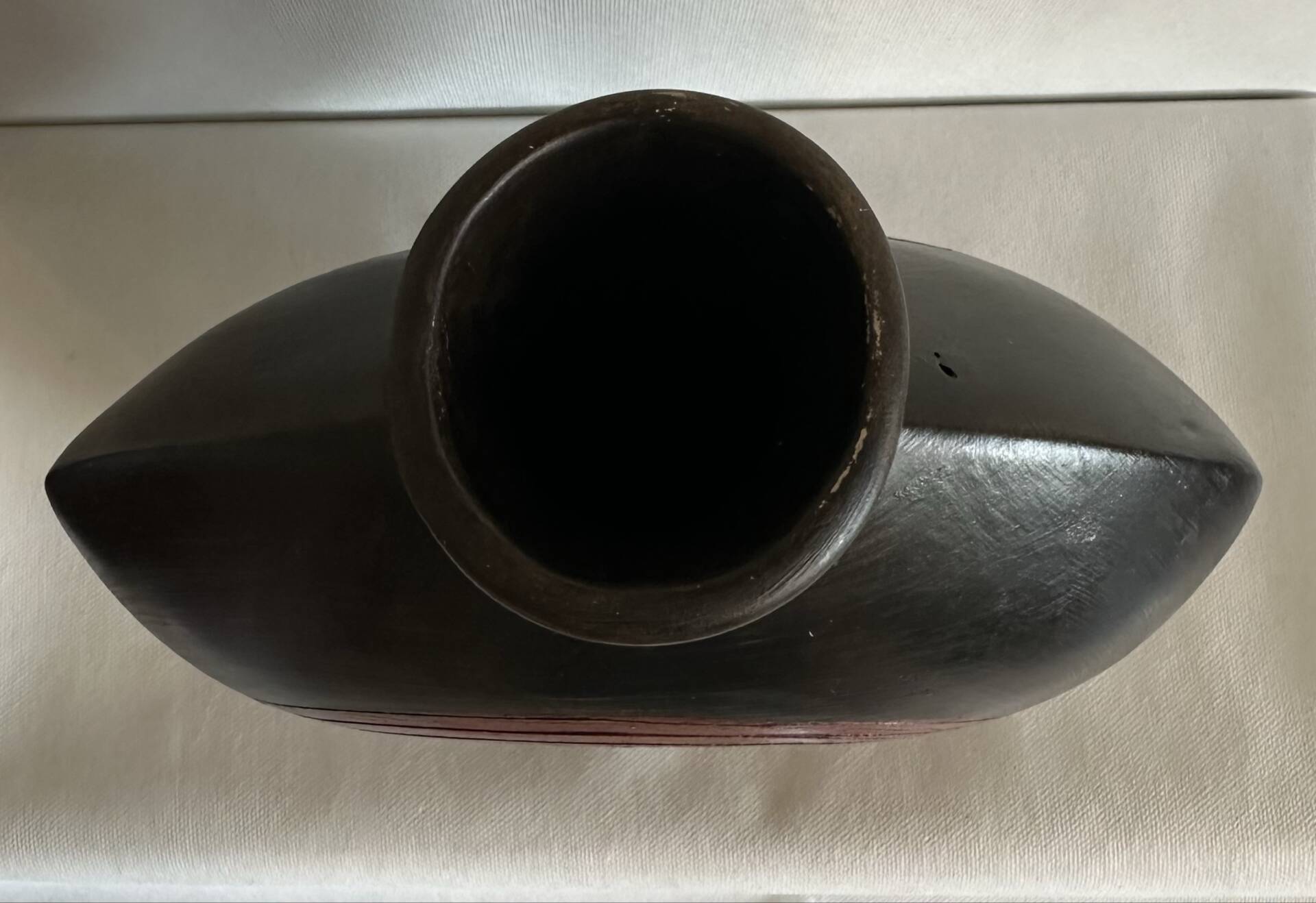 Decorative vase in carved gilded wood