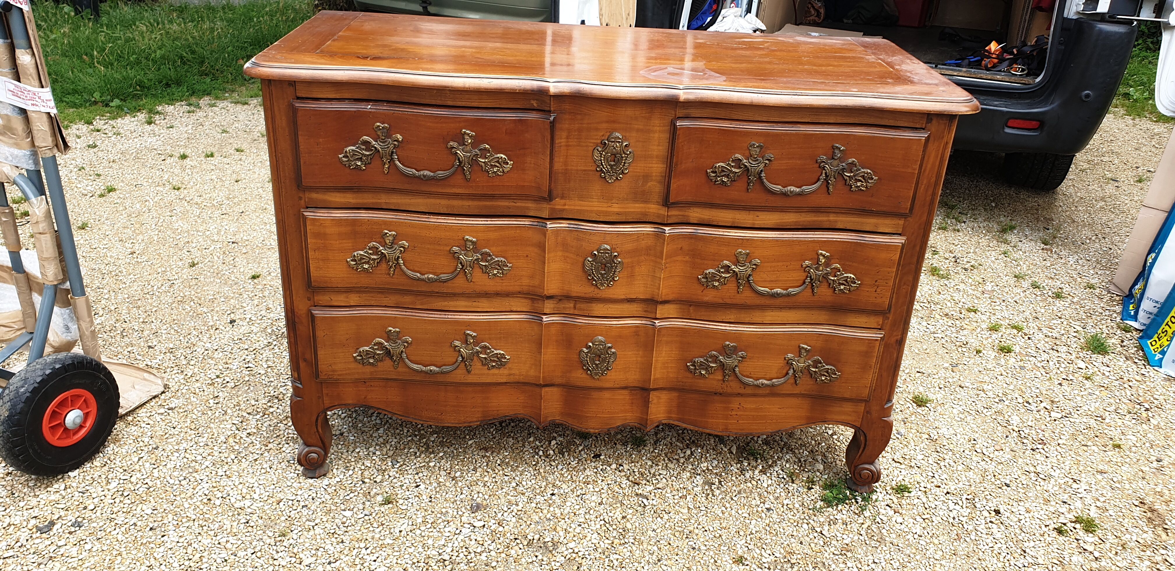 Chest of drawers Louis XV in cherry wood