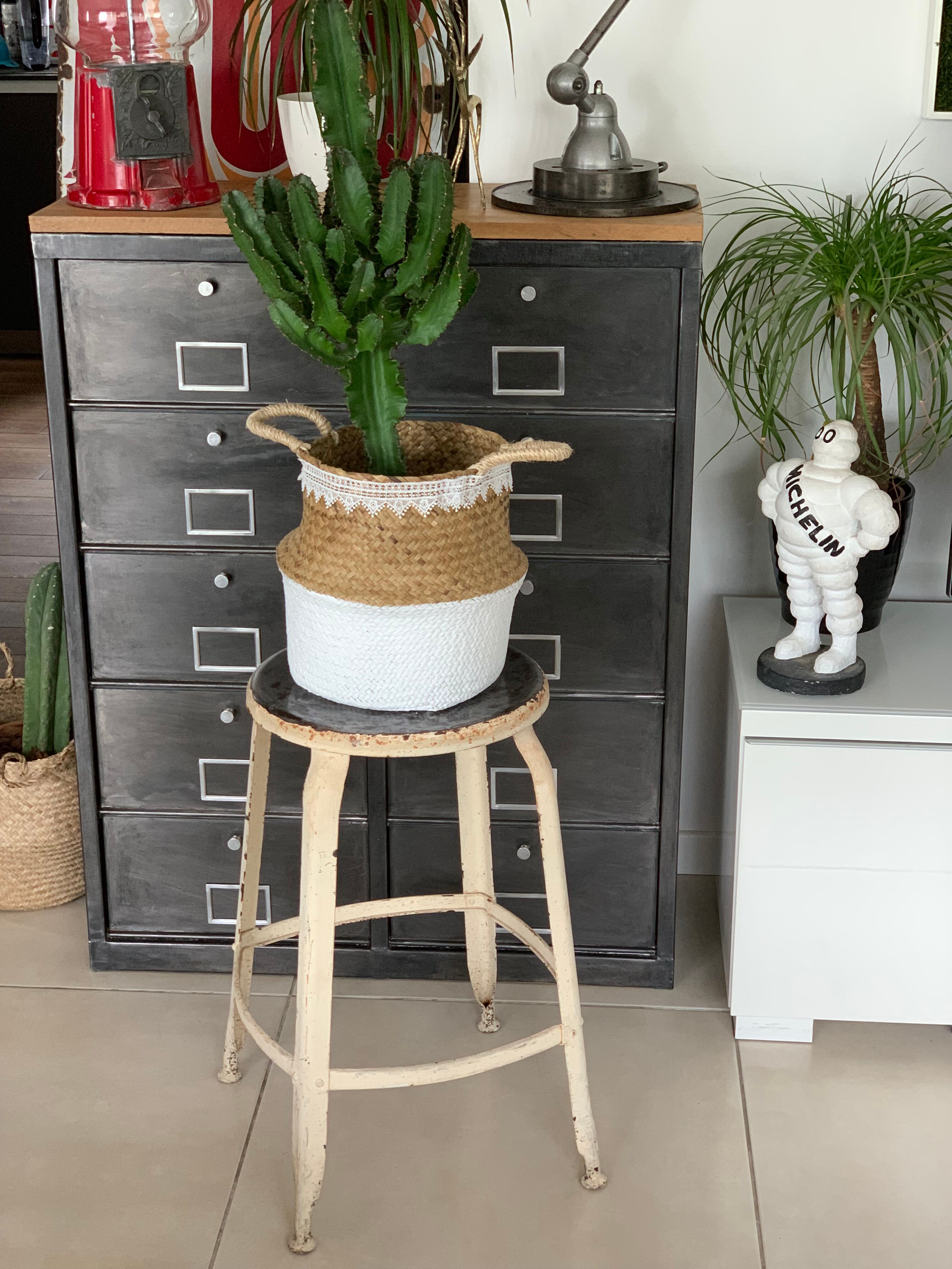 Nicolle industrial stool