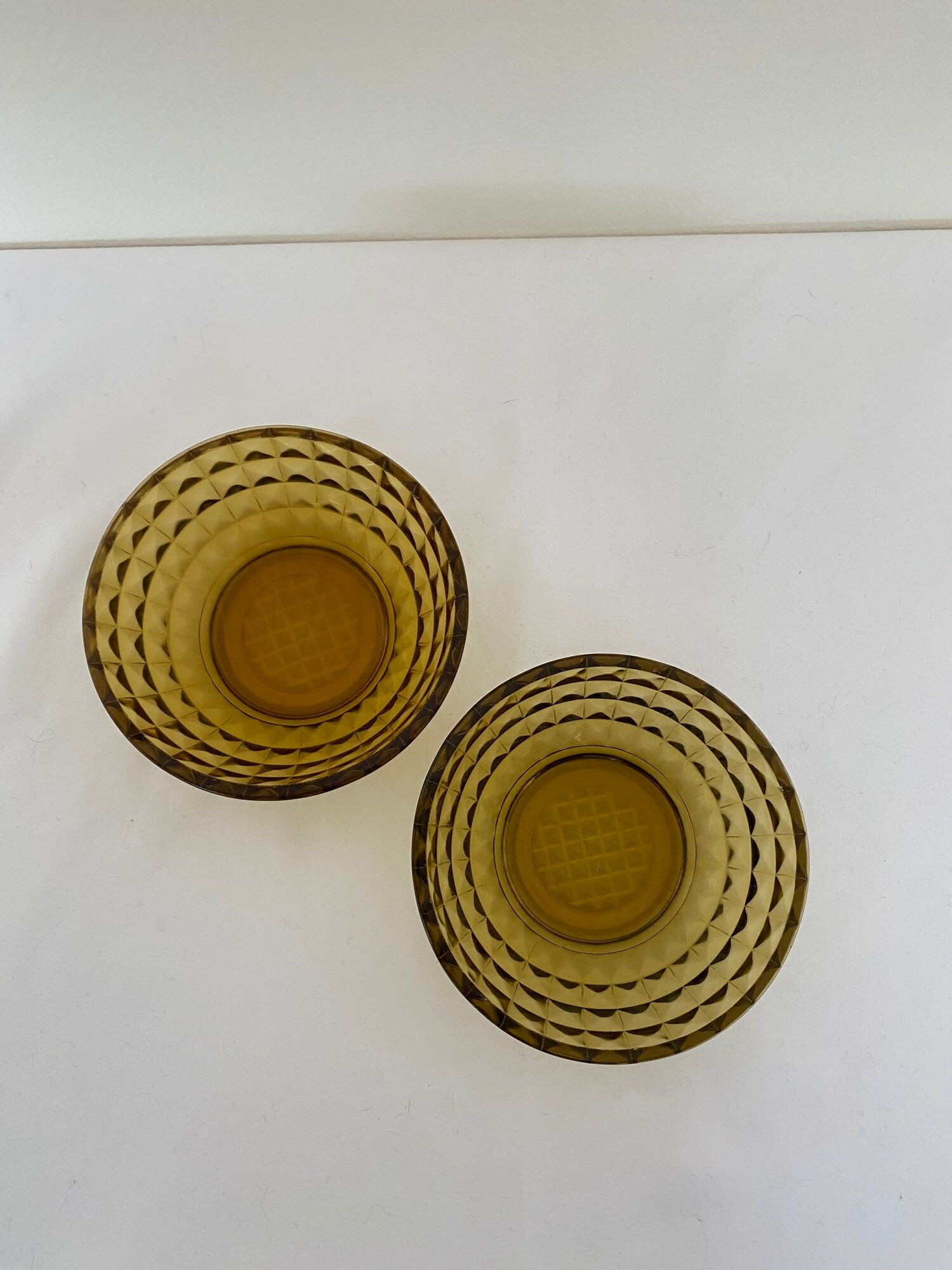 Lot of 2 bowls of amber smoked glass