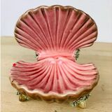 Empty pocket shell slip soap holder