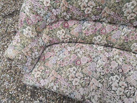 Vintage toad bench sofa with flowers
