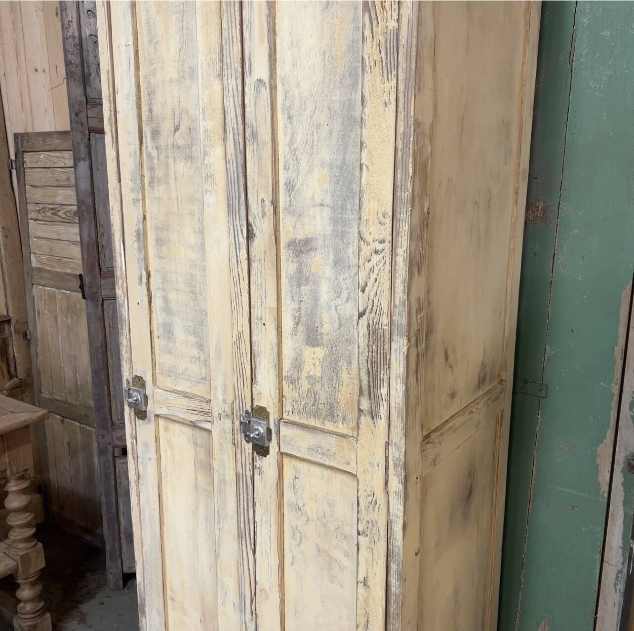 Two-door workshop locker N.43