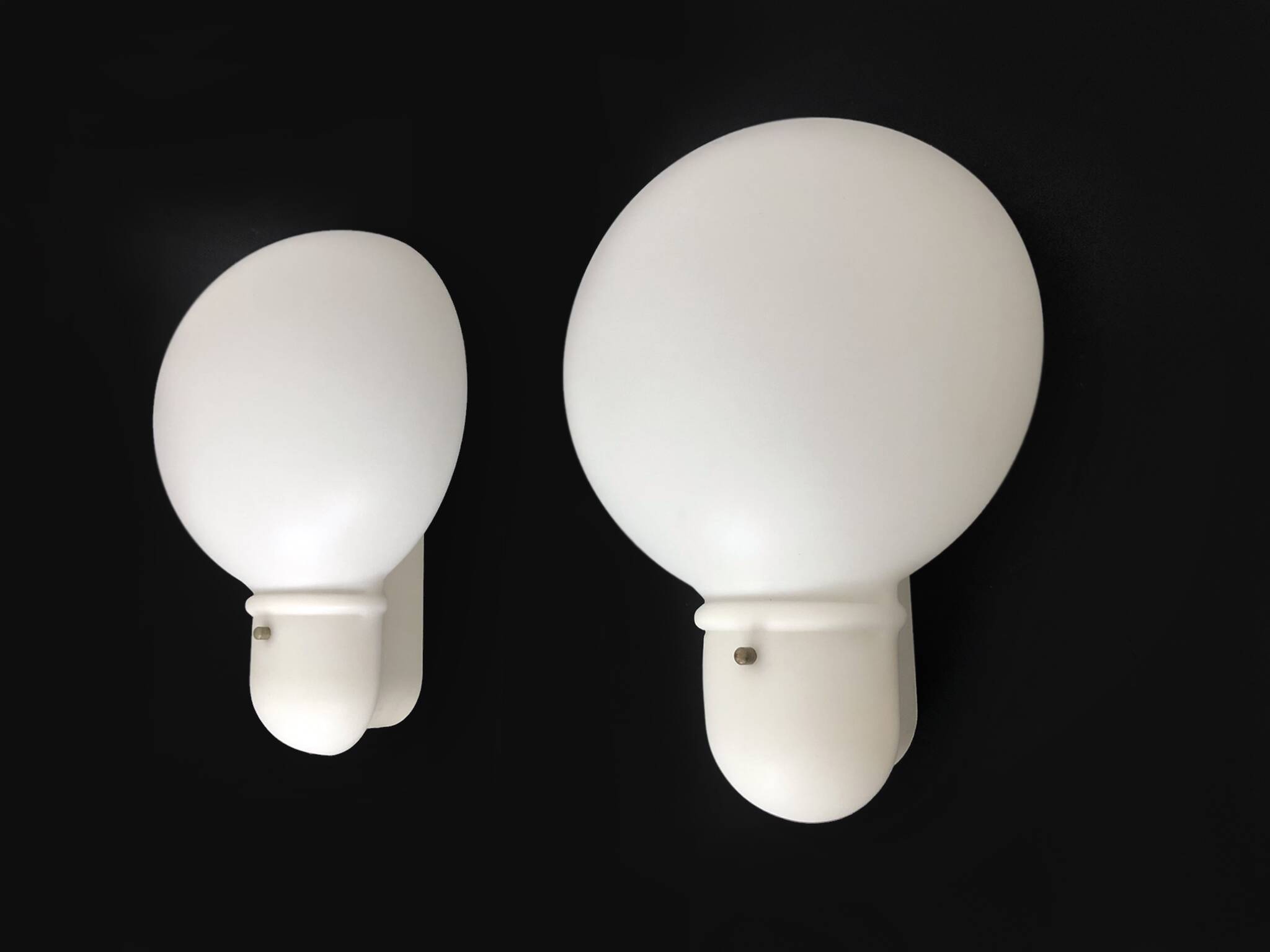 Large pair of vintage Italian wall sconces in the shape of a bulb. NFS