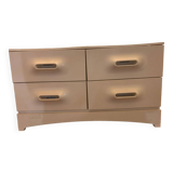 Plastic chest of drawers