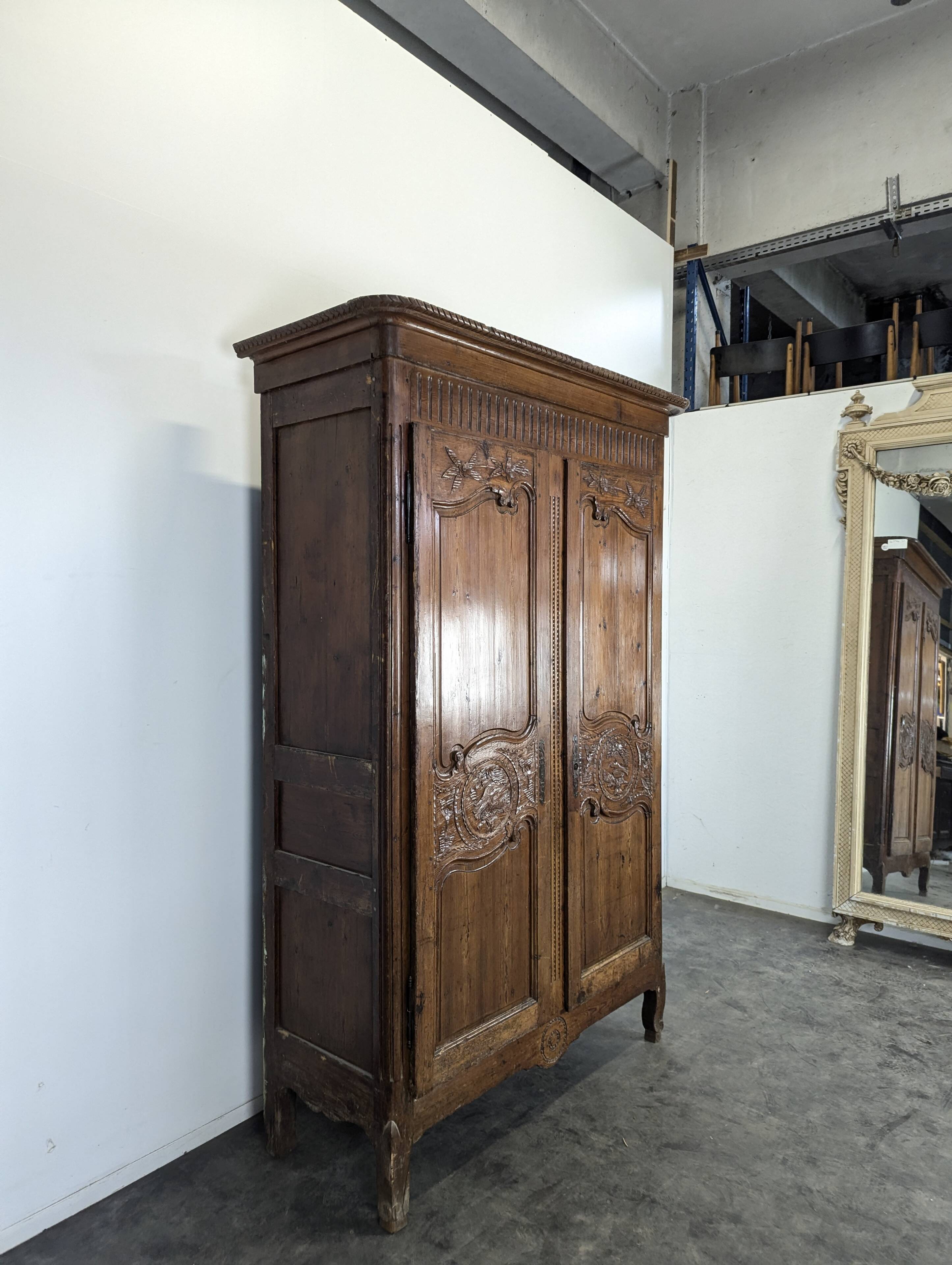 Norman wardrobe in solid pine