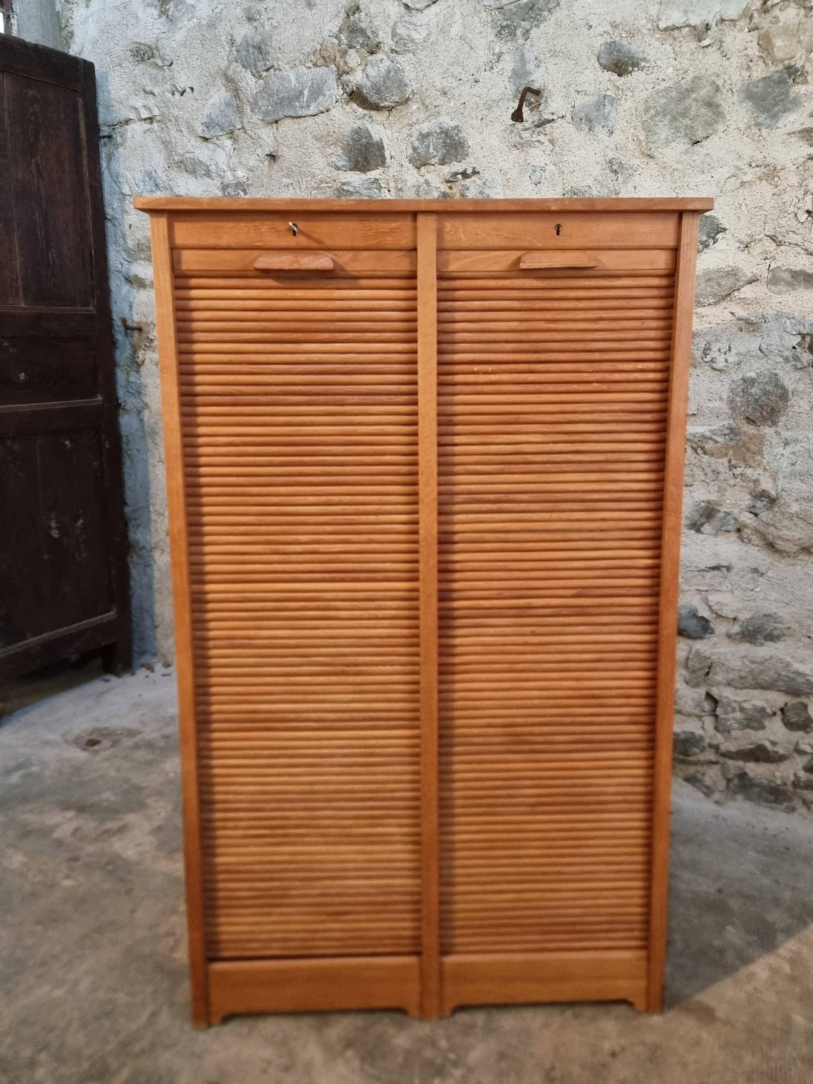 Armoire à rideaux vintage en chêne français – années 1960 – rangement de bureau avec étagères réglables