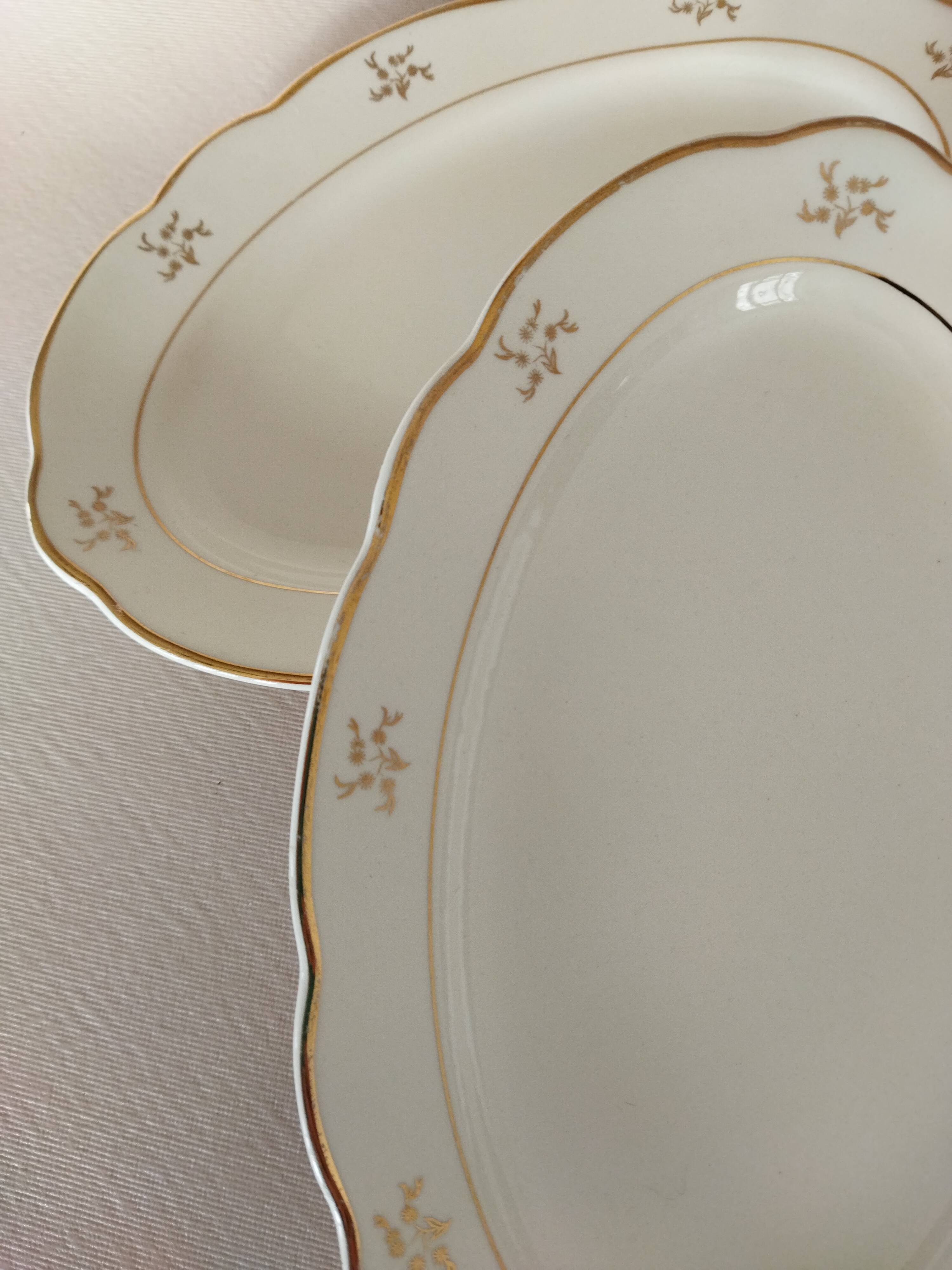 Raviers Villeroy & Boch Mettlach ivory and gold, model 7101