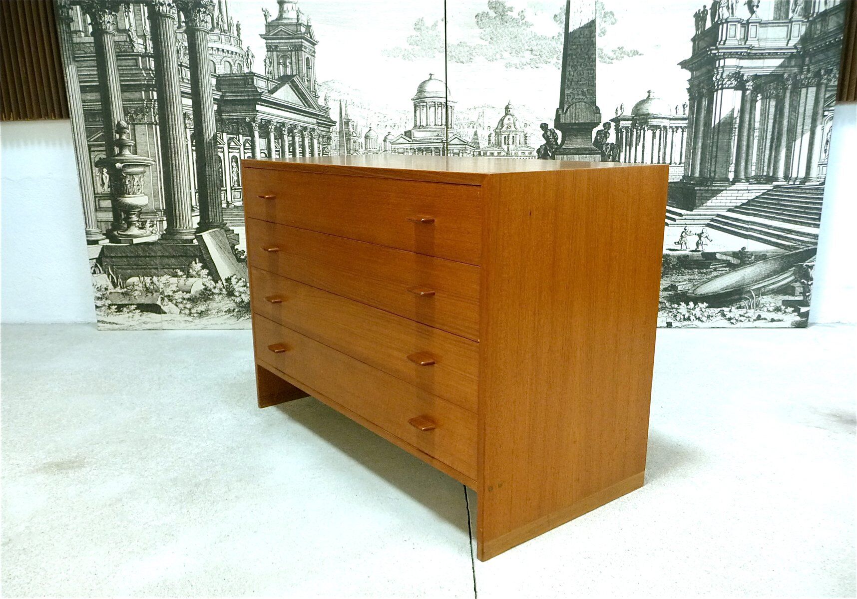 Commode en teck RY16 par Hans J. Wegner pour Ry Møbler, Danemark