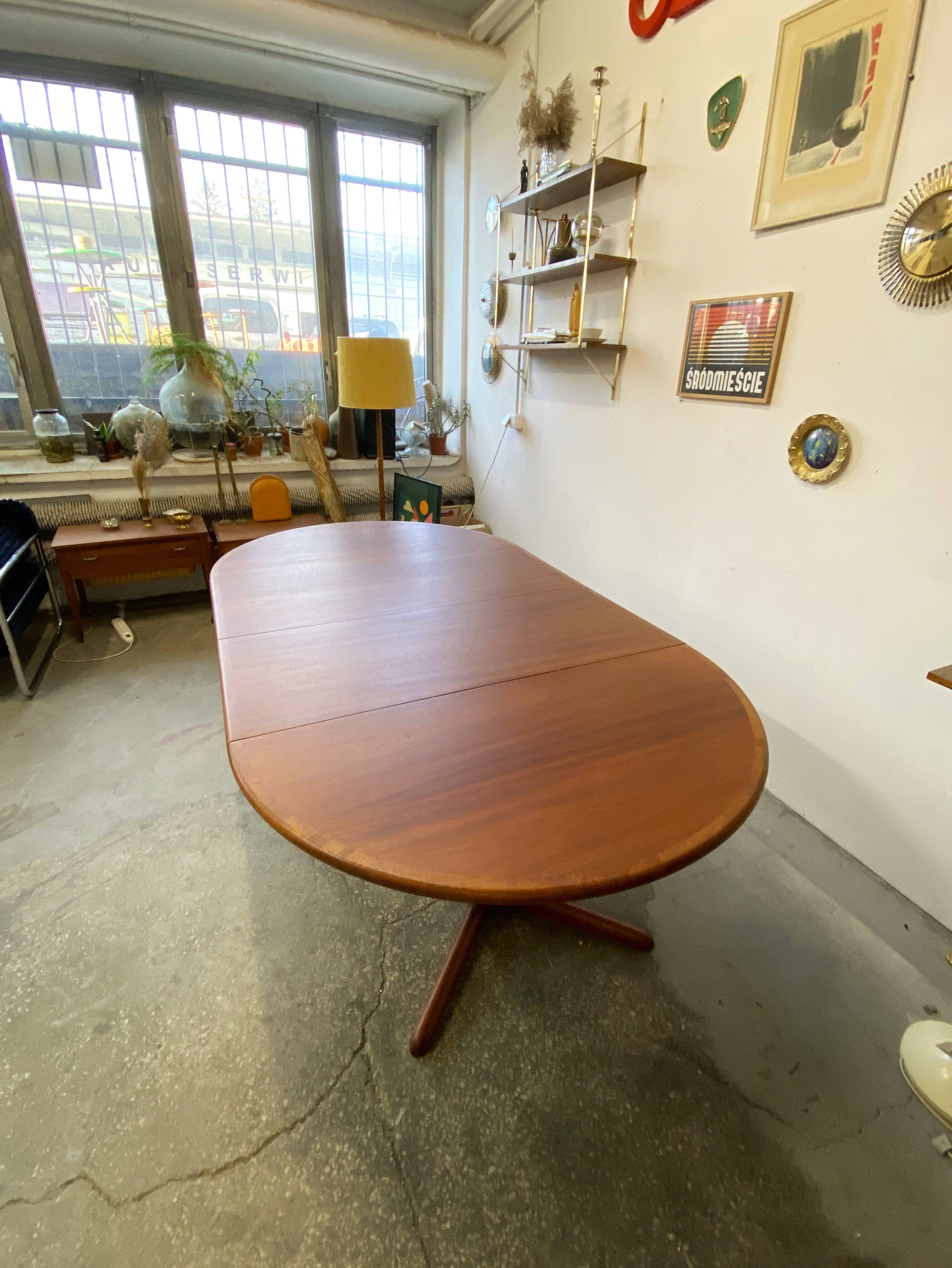 Round Extendable Table, Denmark 1960s/1970s, Mid-C, Vintage