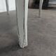 Petite table Louis XV en bois laqué gris