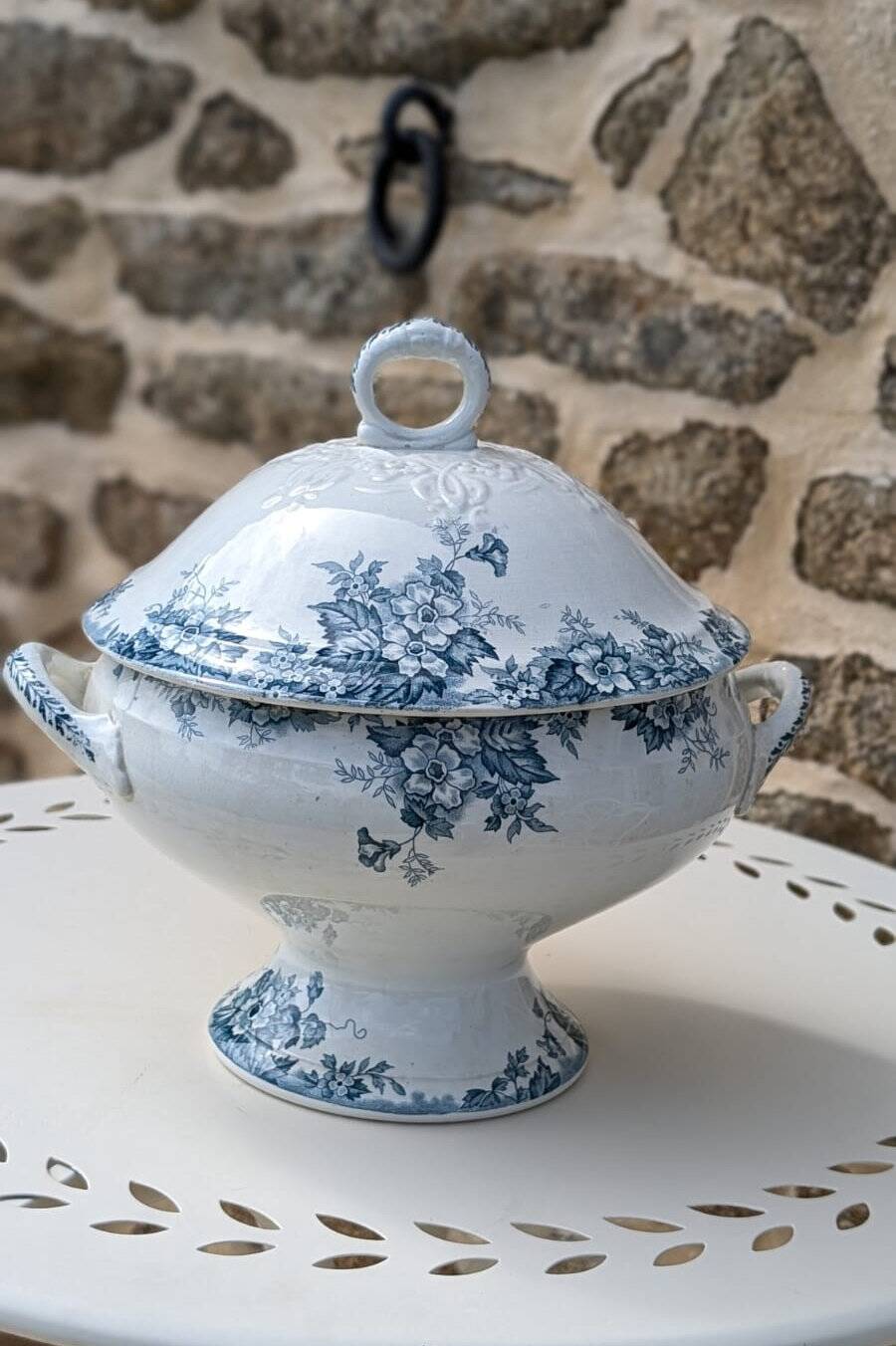 Large Marie Louise iron earth soup tureen