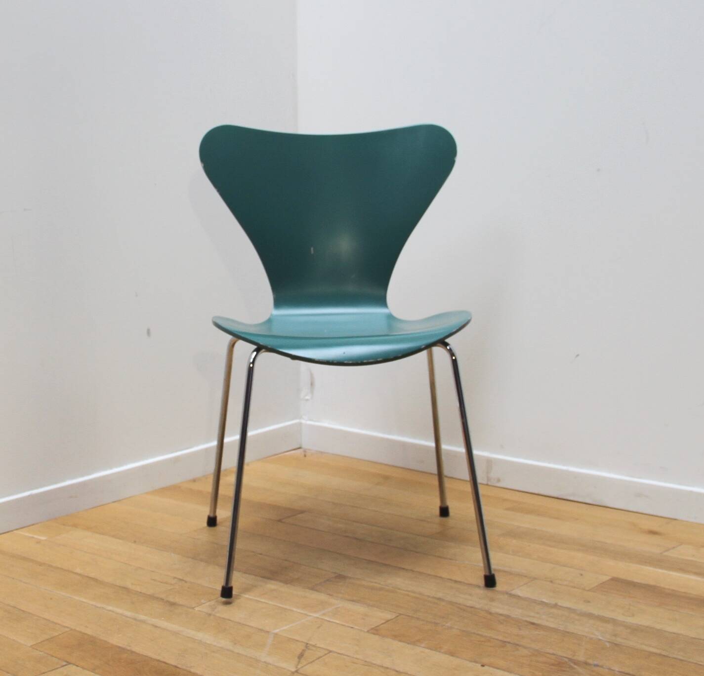 Suite de 9 chaises fourmi 3107 Arne Jacobsen