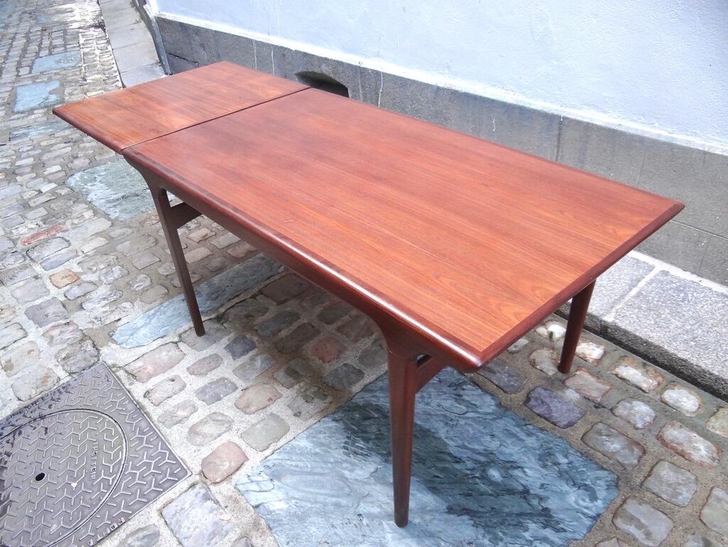 Dining table Johannes Andersen, Denmark 1960