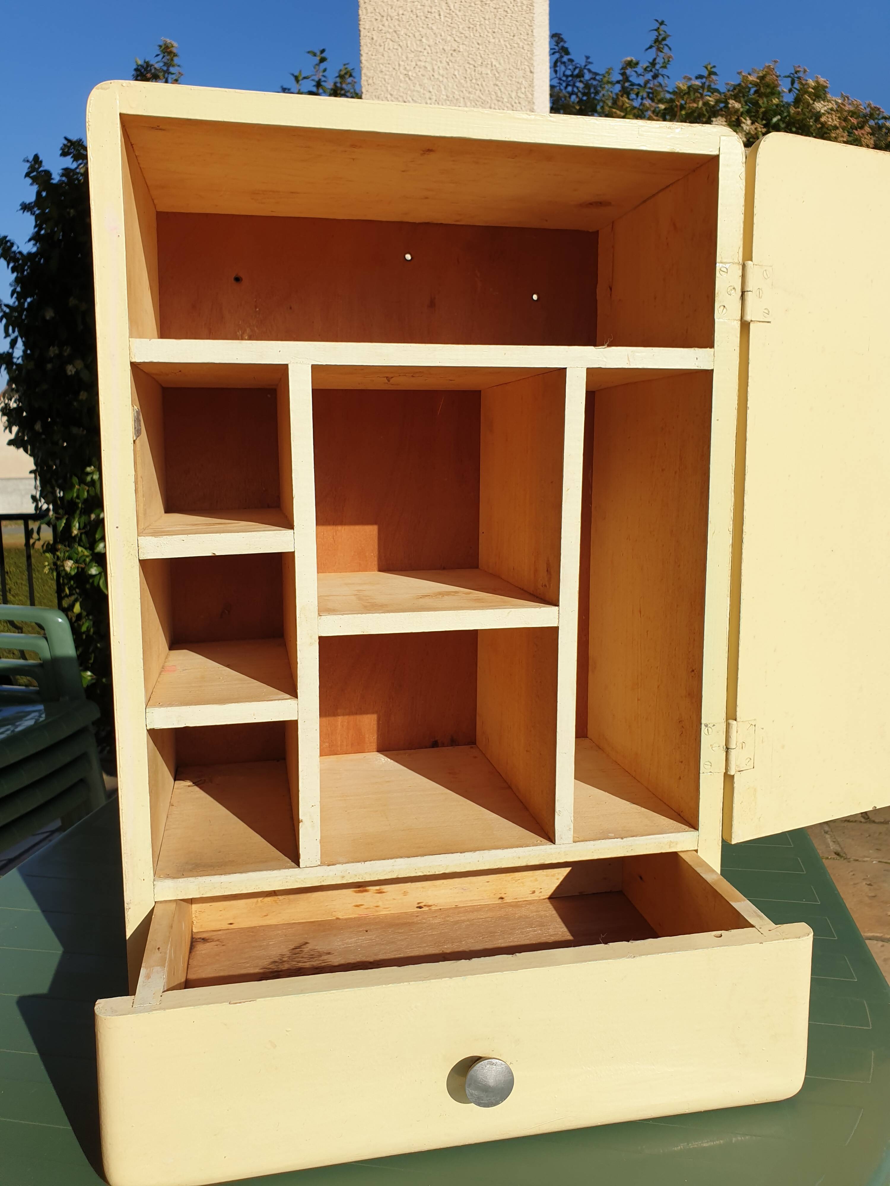 Medicine cabinet