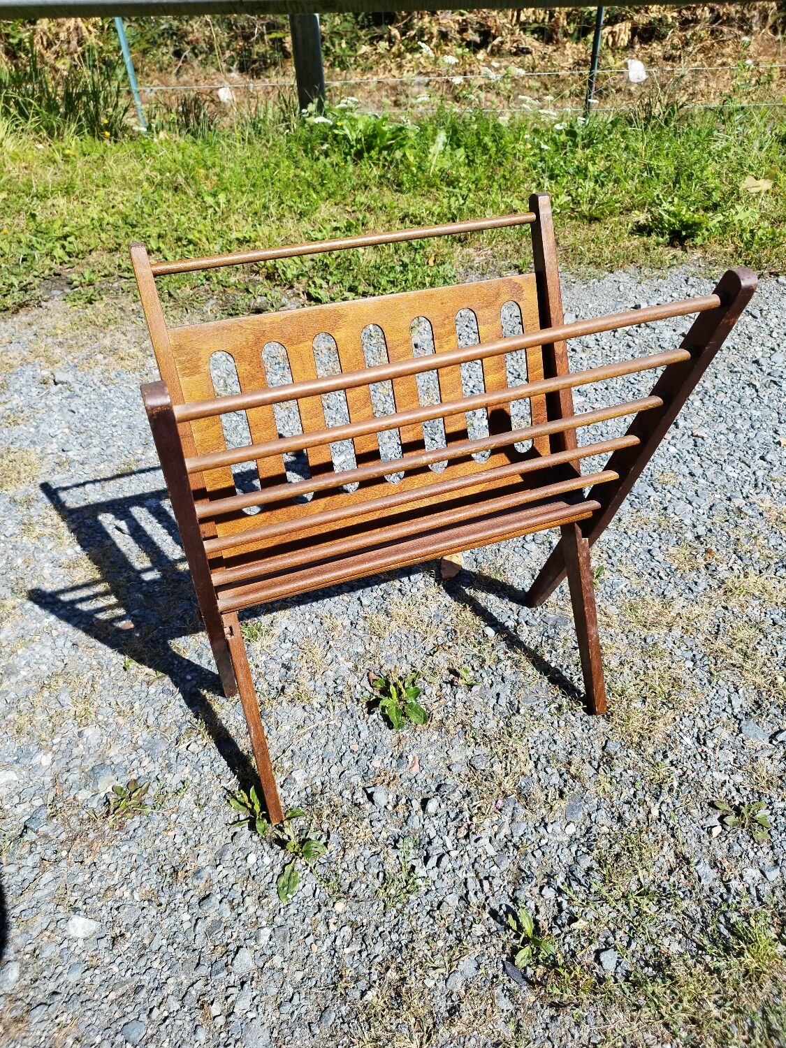 Scandinavian style folding magazine rack by Cees Brackman for Pastoe 60/70
